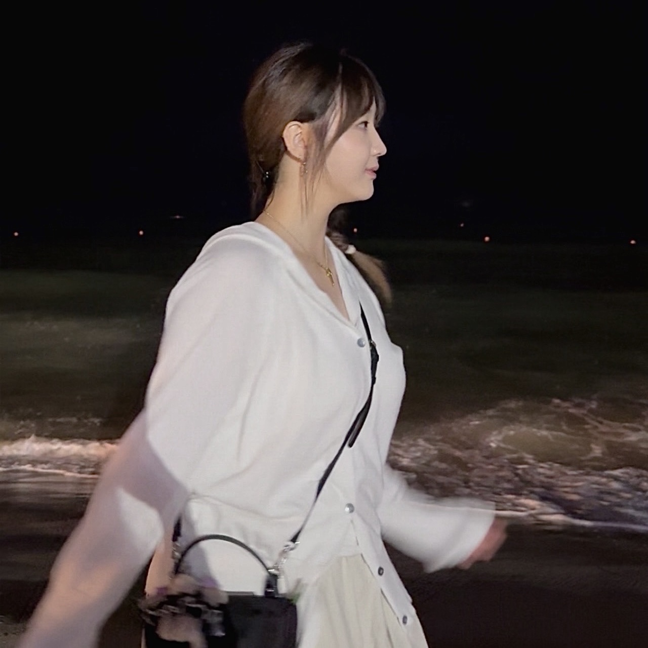 Longchamp Le Pliage Green Handle Pouch Black, Jellycat Bashful Bunny Bag Charm Beige 착용 스타일 - 1