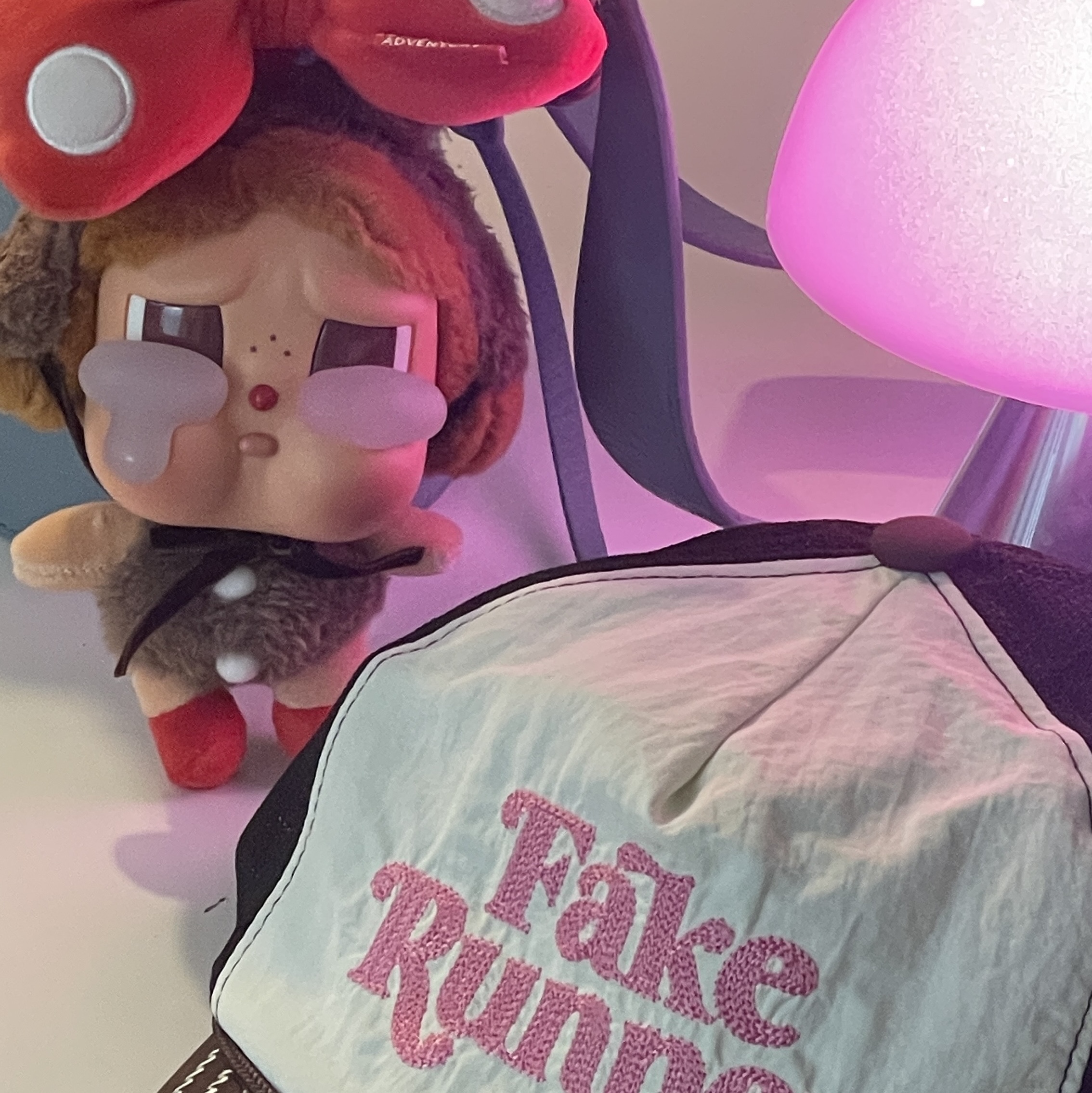 Pop Mart Crybaby Crying Again Series Plush Keyring Love Makes Us Cry (Opened Case) 착용 스타일