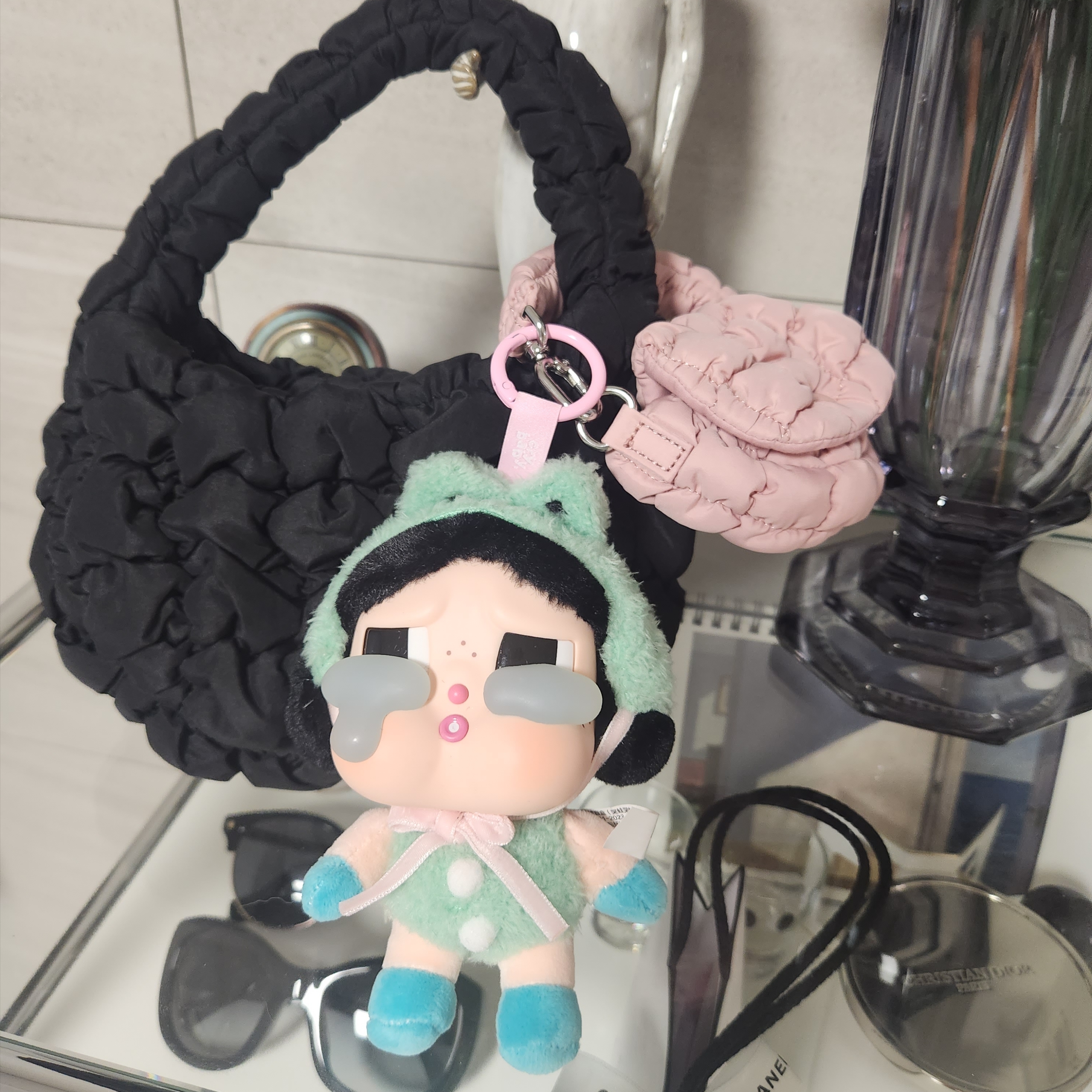 Pop Mart Crybaby Crying Again Series Plush Keyring What A Frog (Opened Case), COS Quilted Nano Bag Pink 착용 스타일 - 2