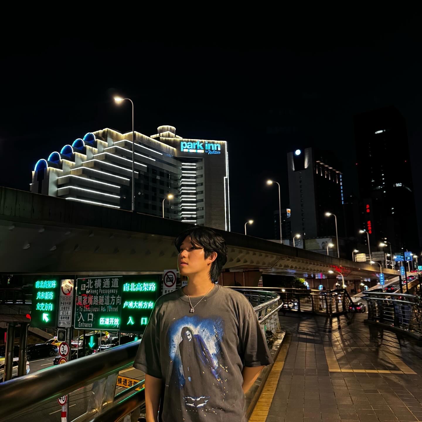 Saint Mxxxxxx x The Dark Knight Darknight S/S T-Shirt Black - 25SS 착용 스타일