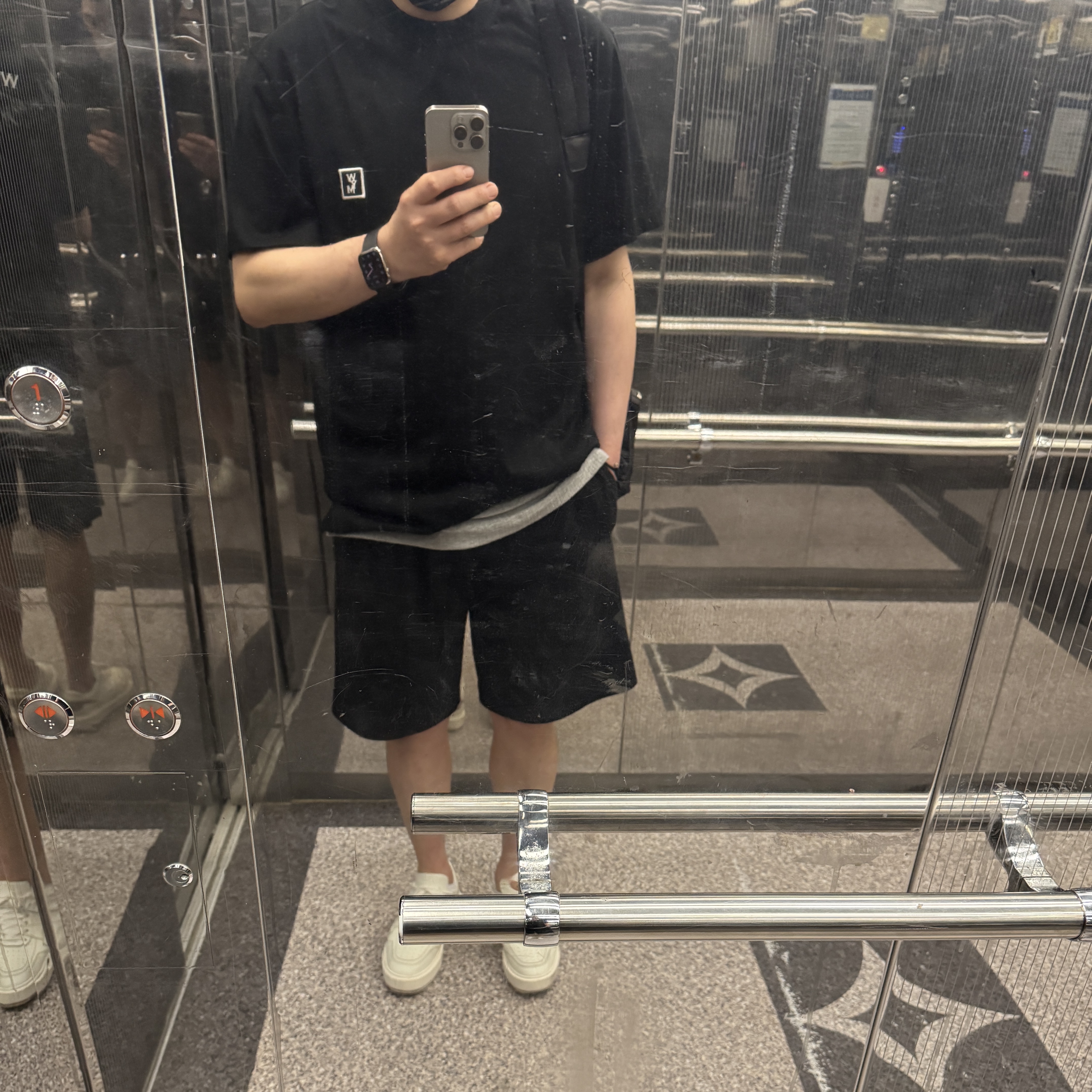 Wooyoungmi Cotton Back Logo T-Shirt Black - 25SS 착용 스타일