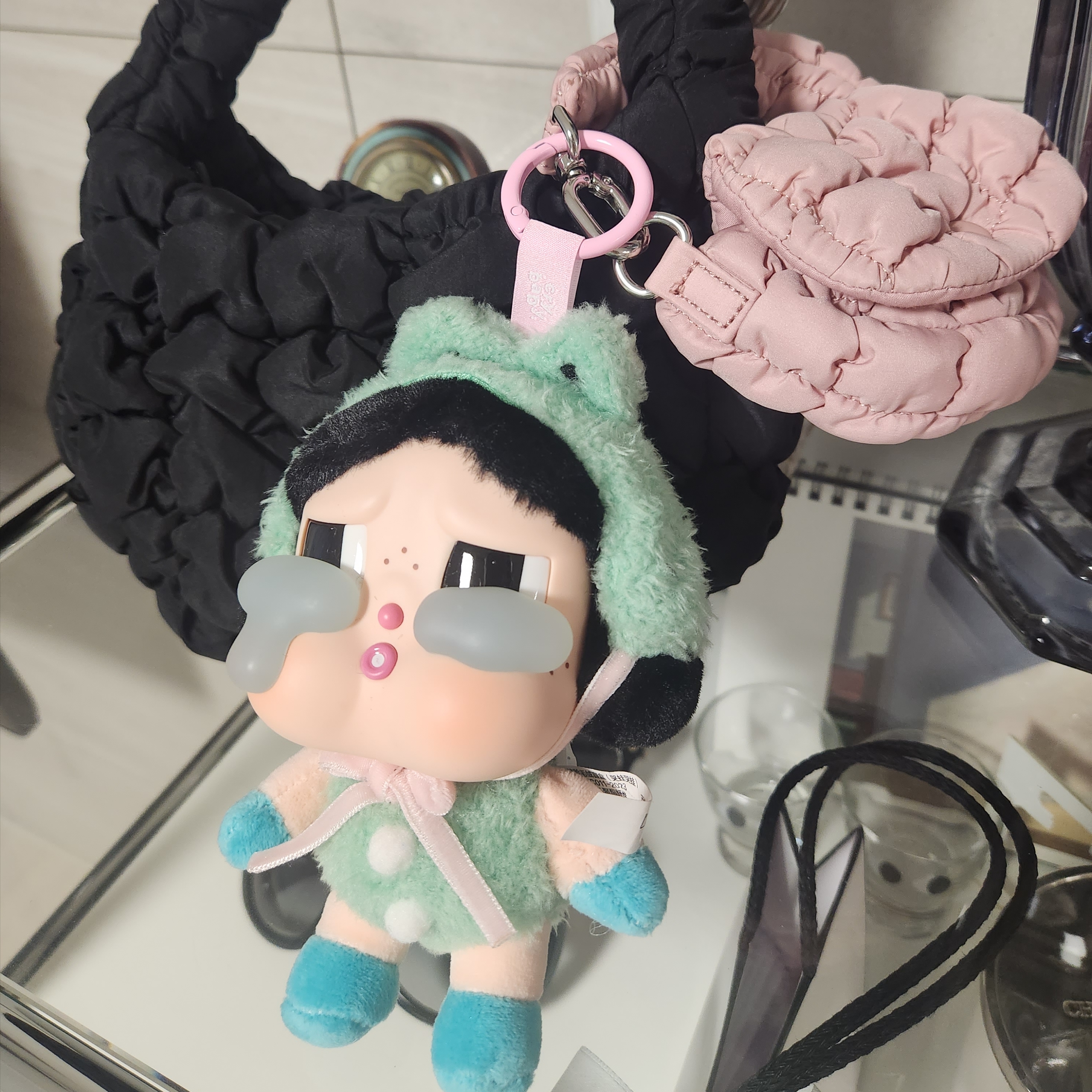 Pop Mart Crybaby Crying Again Series Plush Keyring What A Frog (Opened Case), COS Quilted Nano Bag Pink 착용 스타일 - 1