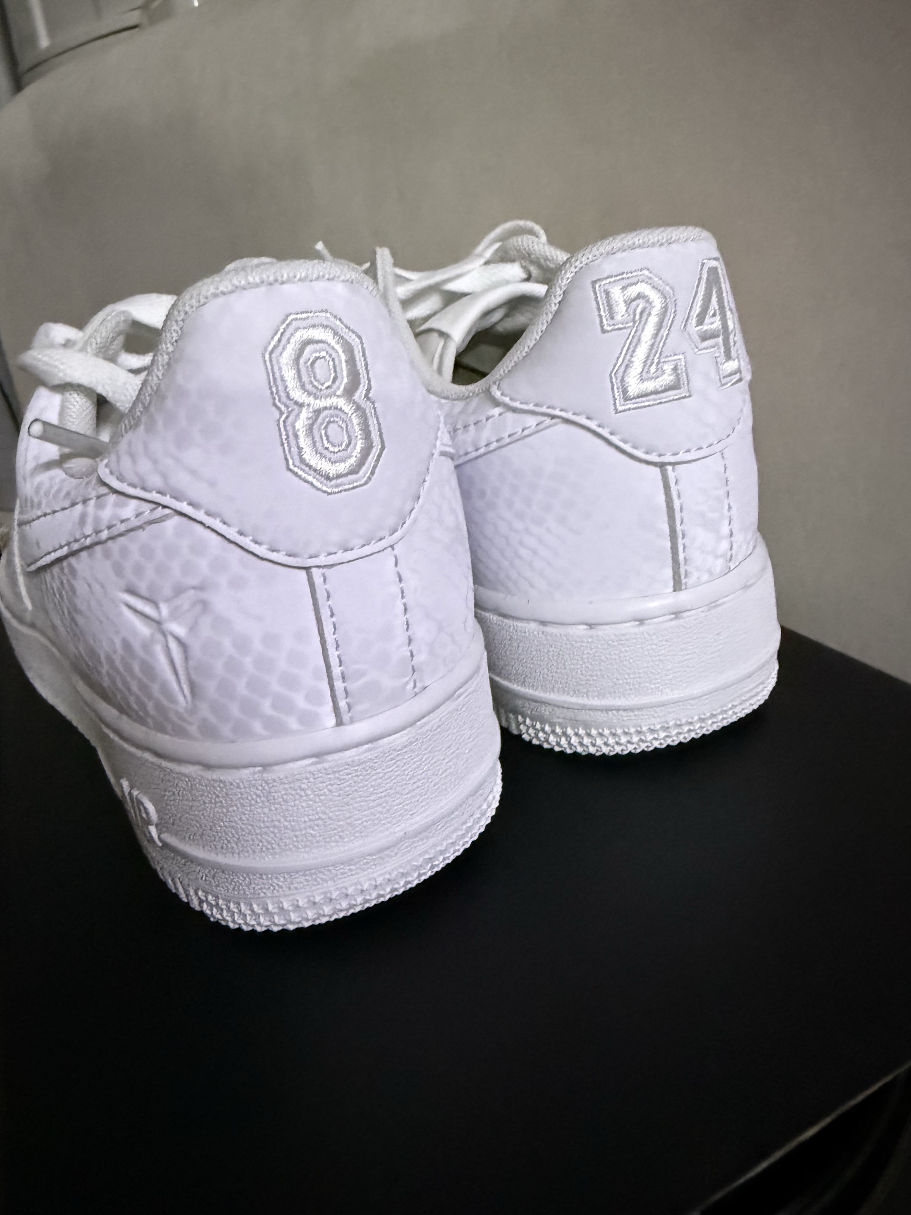 Nike x Kobe Bryant Air Force 1 Low Triple White 착용 스타일 - 2