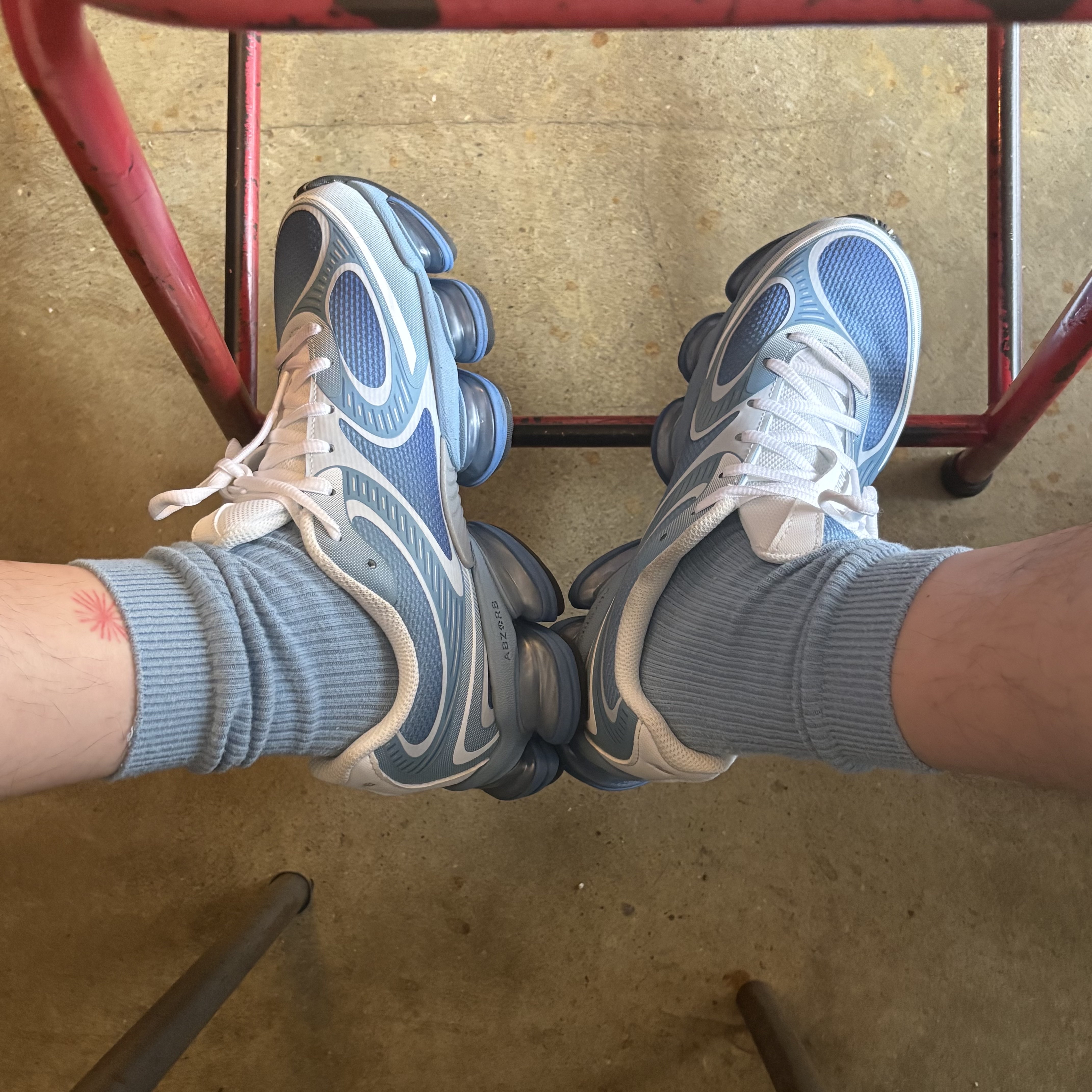 New Balance 2000 Abzorb Blue 착용 스타일 - 1