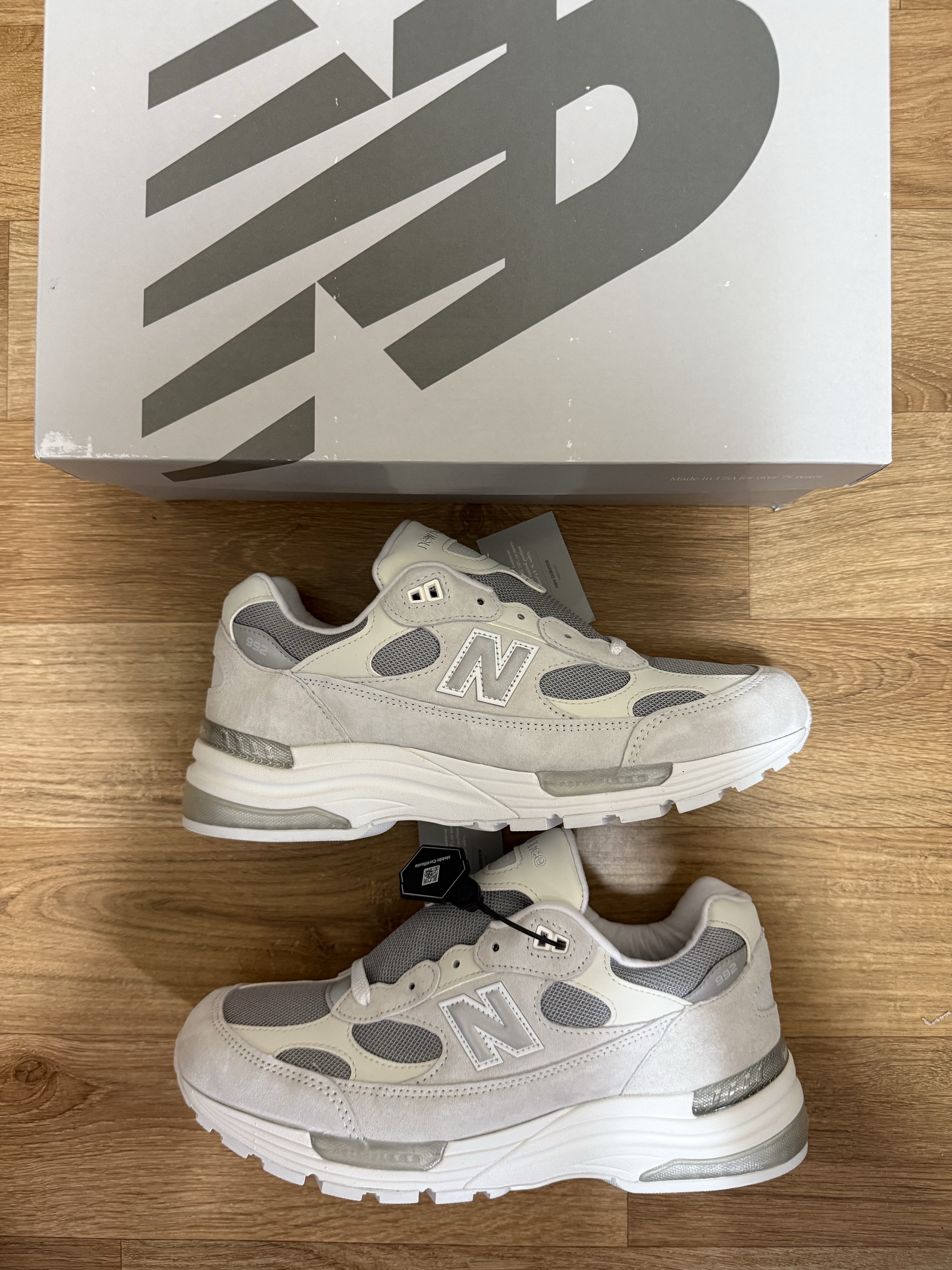 New Balance 992 Made in USA Core White Reflection 착용 스타일 - 2
