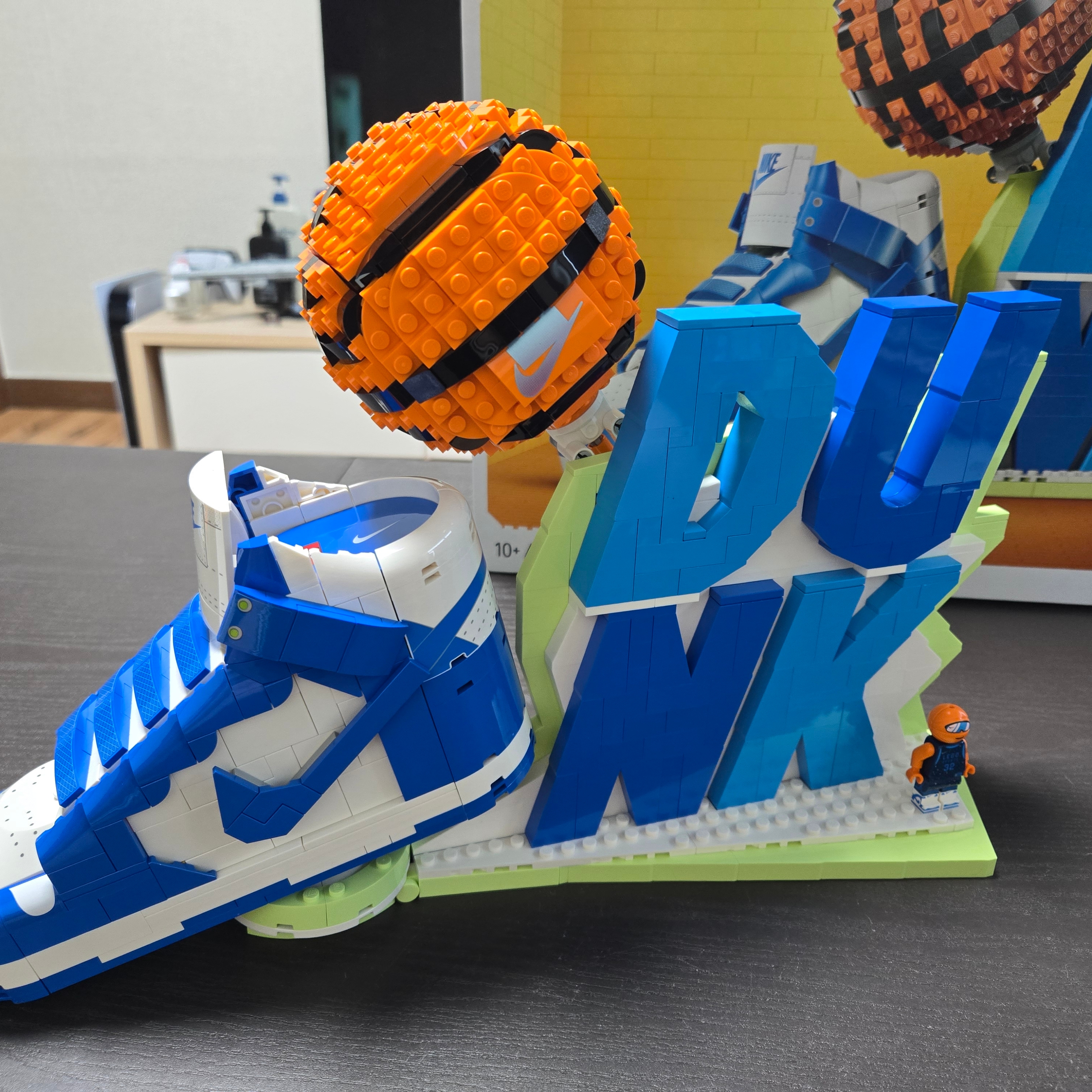Lego x Nike Dunk Set 착용 스타일 - 2