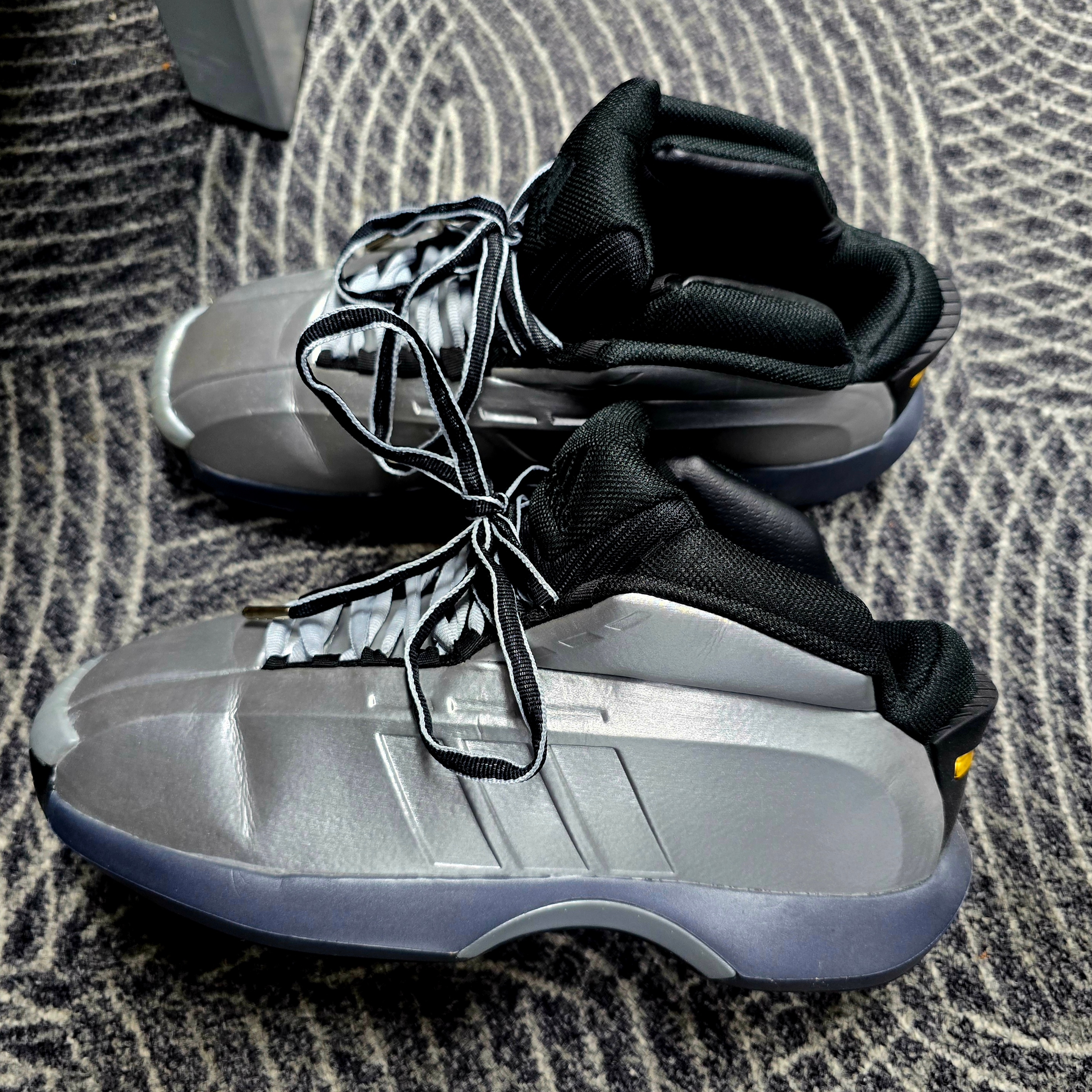 Adidas Crazy 1 Matte Silver Core Black 착용 스타일