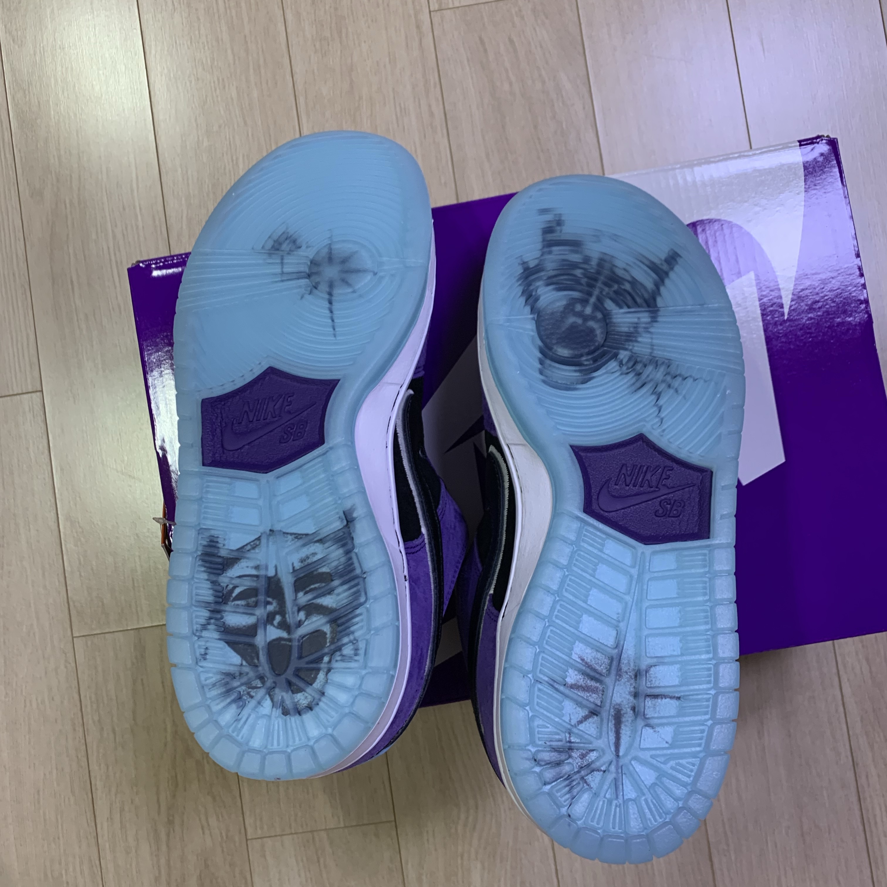 Nike x Hayley Wilson SB Dunk Low Pro Black and Court Purple 착용 스타일 - 5
