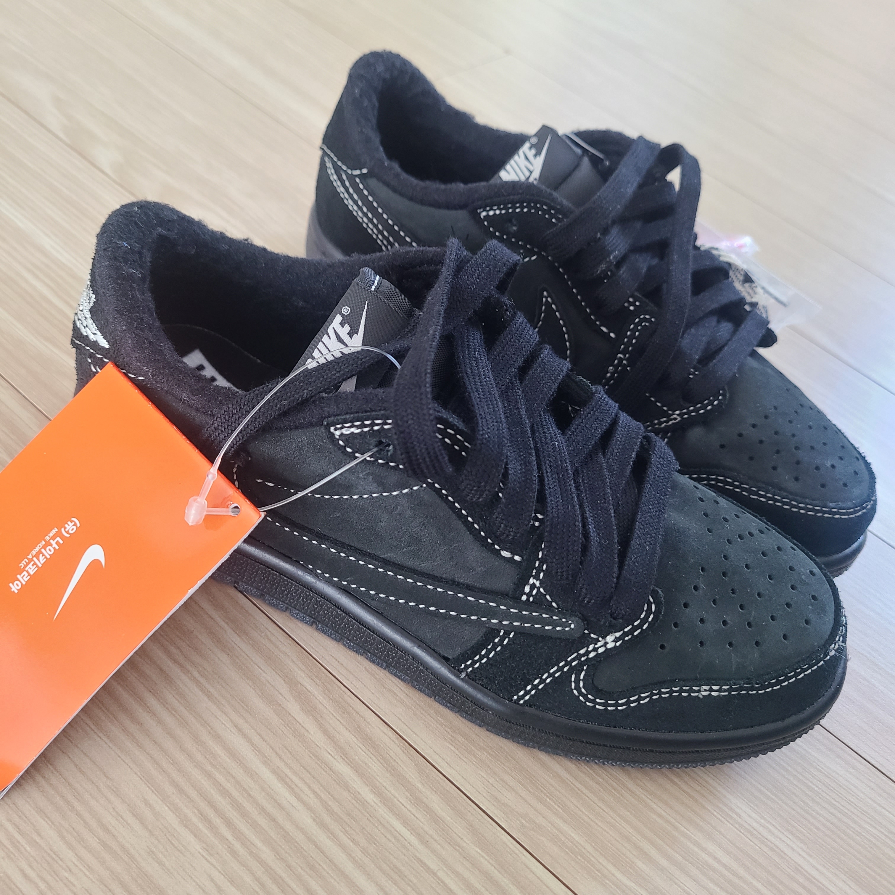 (PS) Jordan 1 x Travis Scott Retro Low OG SP Black Phantom 착용 스타일
