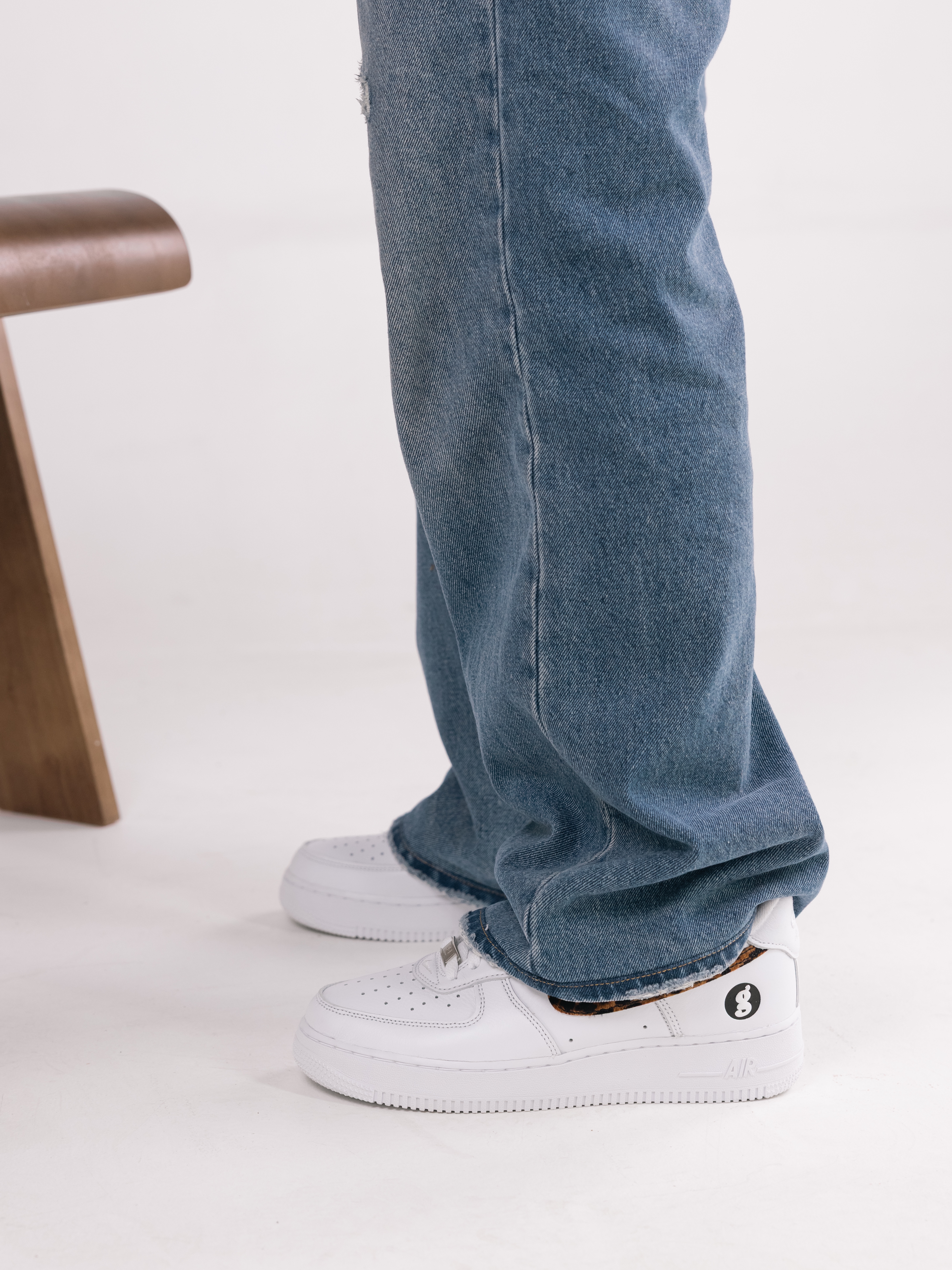 Nike x Supreme x GOODENOUGH Air Force 1 Low White - 25SS 착용 스타일 - 5