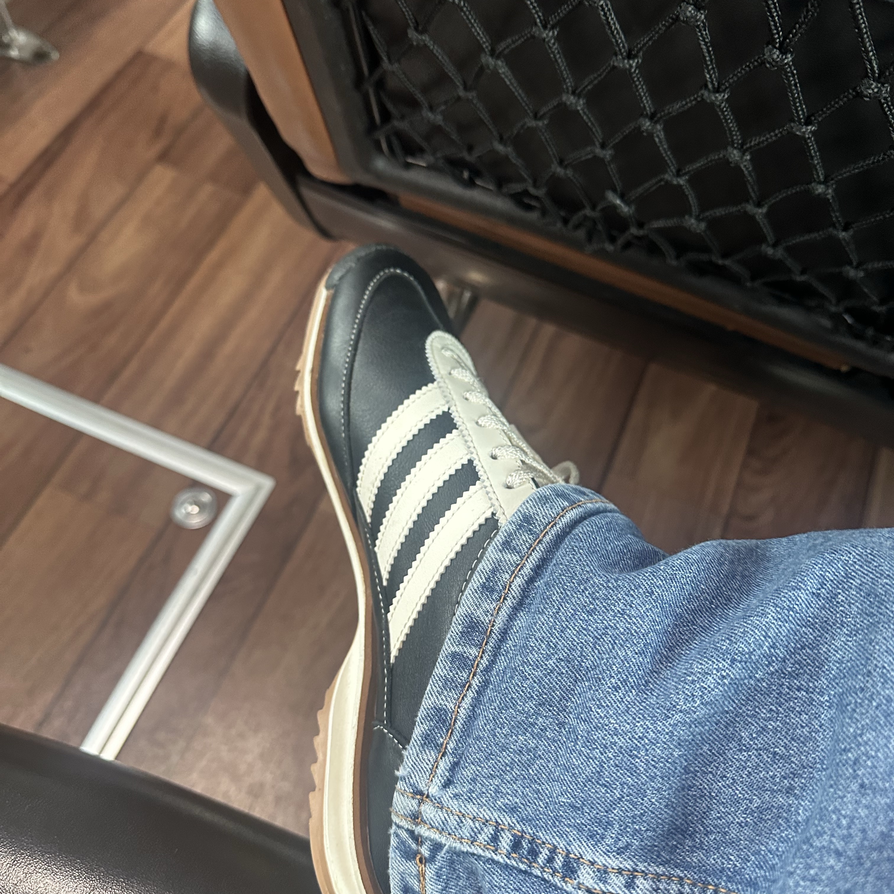 (W) Adidas SL 72 OG Core Black Off White 착용 스타일 - 2