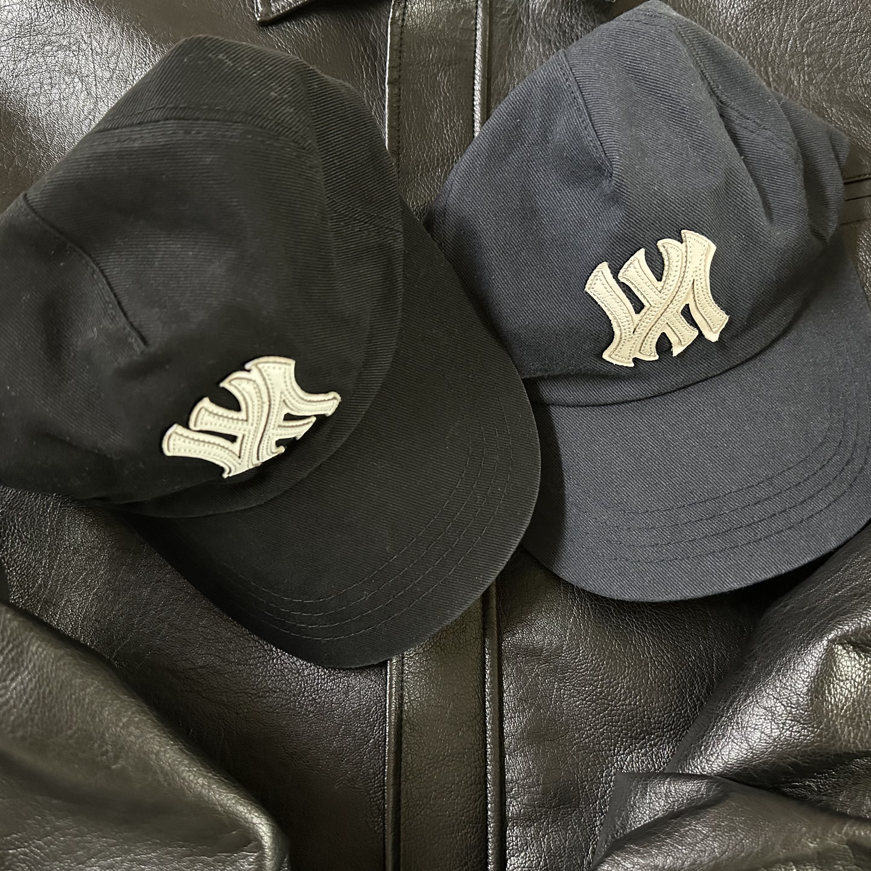 [더블적립]Farfromwhat Far Patch Logo Cap Black, [더블적립]Farfromwhat Far Patch Logo Cap Navy 착용 스타일 - 1