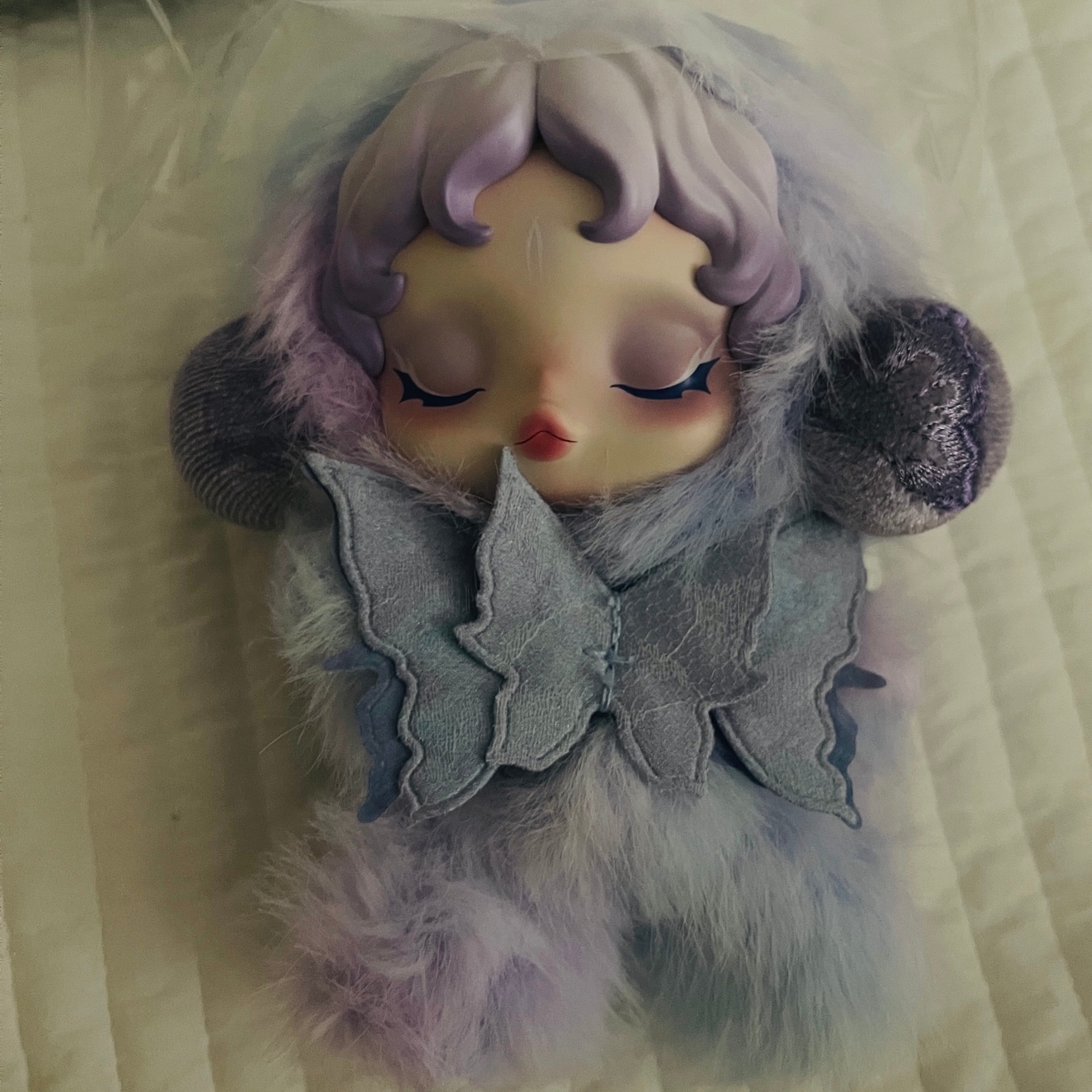 Pop Mart Skullpanda L’Impressionnisme Series Plush Doll Lightning (Opened Case) 착용 스타일