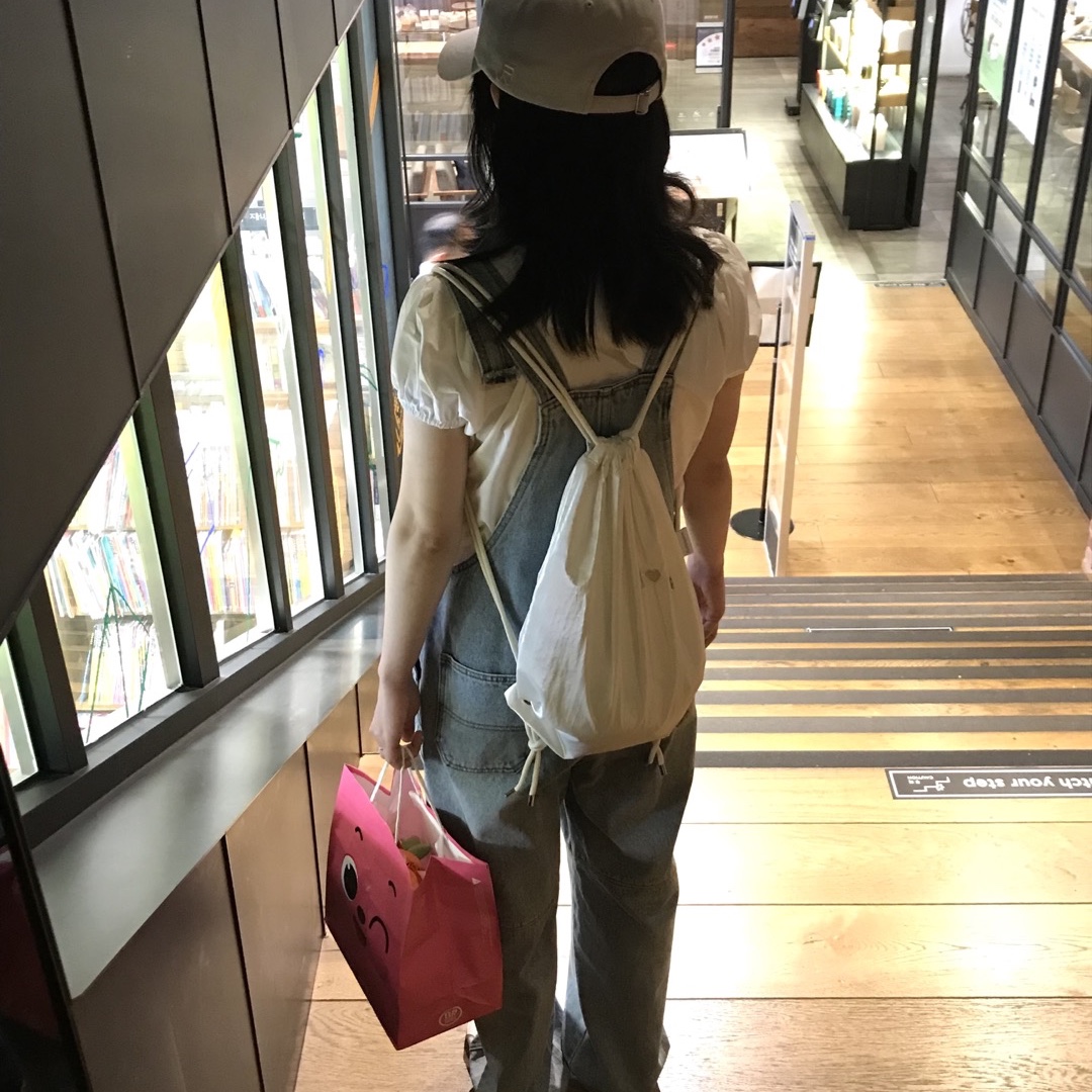 Isummerly Girl String Bag White, Isummerly Love Music Club Ball Cap Gray 착용 스타일 - 2