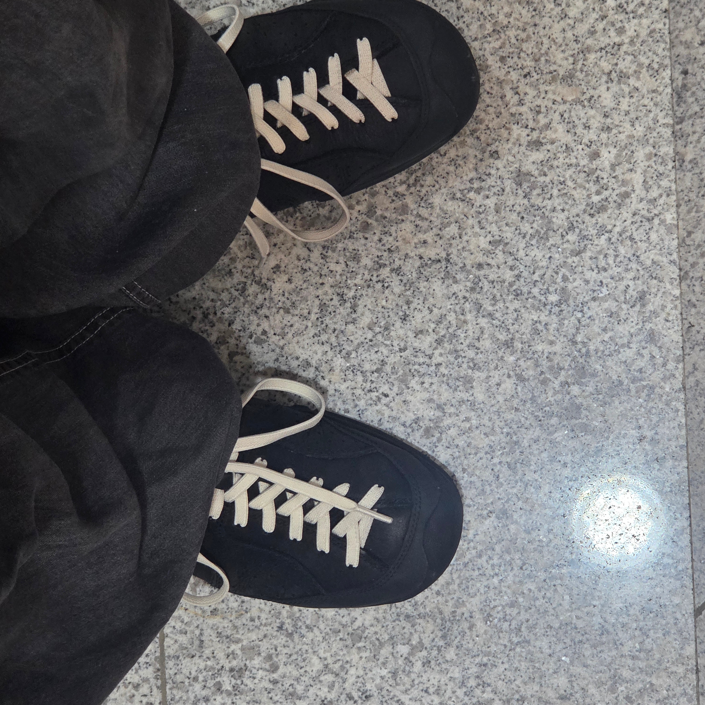 Keen Jasper Rocks SP Sneakers Black 착용 스타일