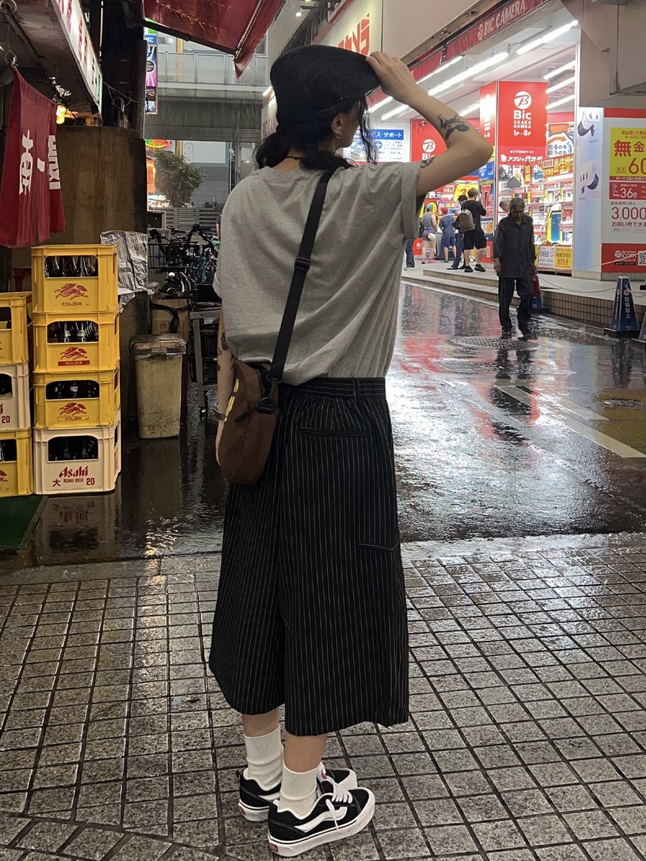 Vans Knu-Skool Black True White, BAPE Ape Head Shoulder Bag Brown 착용 스타일 - 5