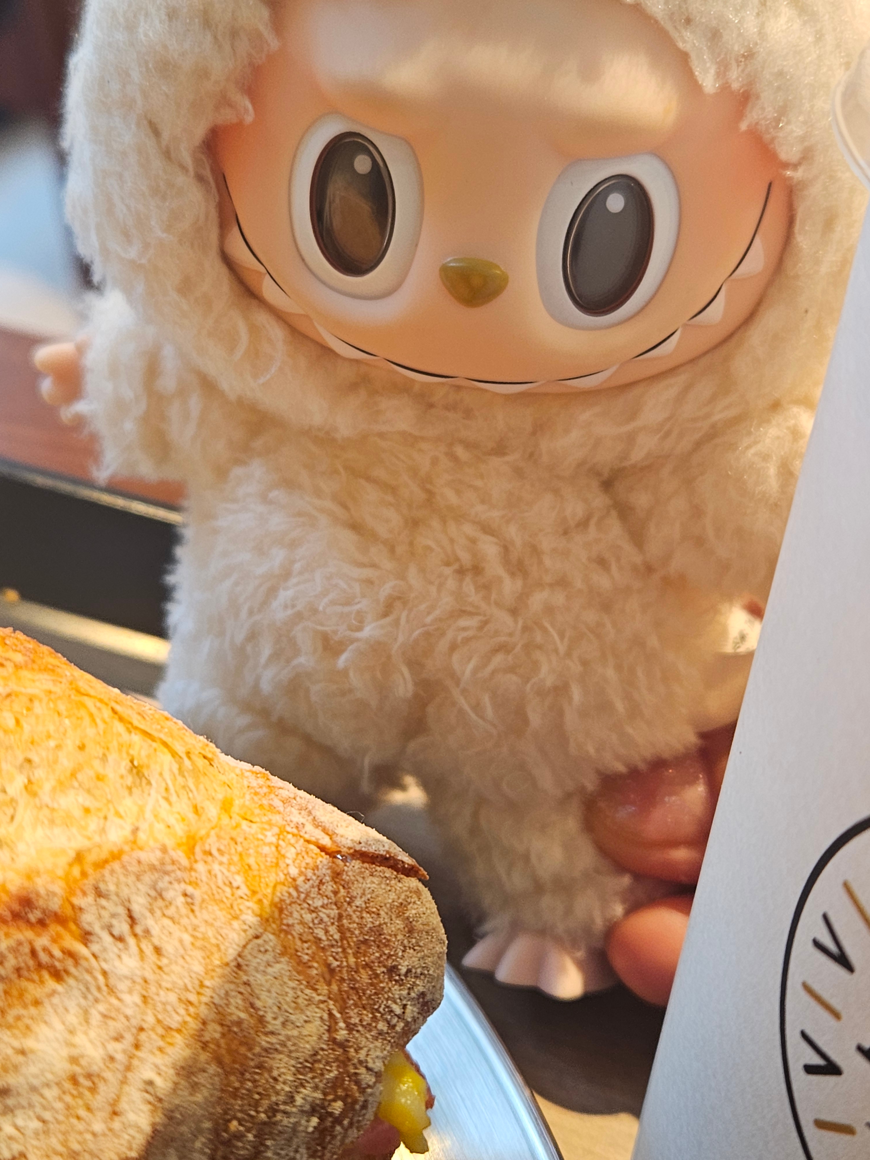 Pop Mart Labubu The Monsters Labubu Tasty Macarons Series Soymilk Keyring, Human Made Big Bandana #1 Red 착용 스타일 - 2