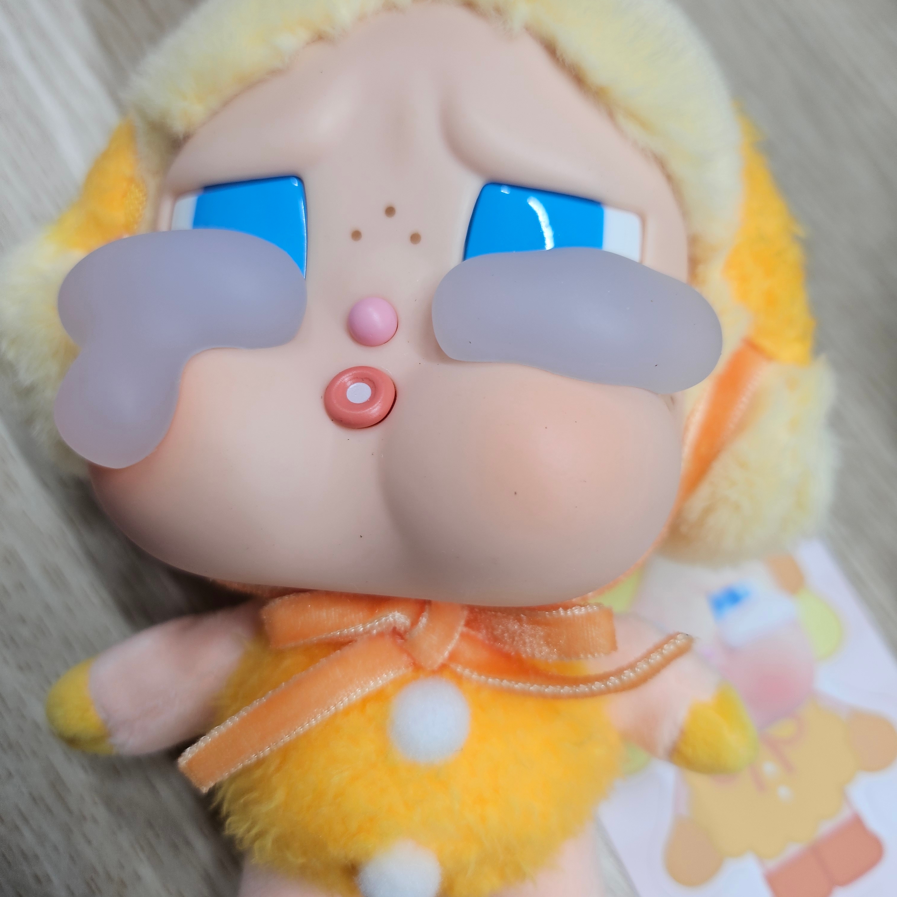 Pop Mart Crybaby Crying Again Series Plush Keyring Sealed Case (1 Blind Box) 착용 스타일