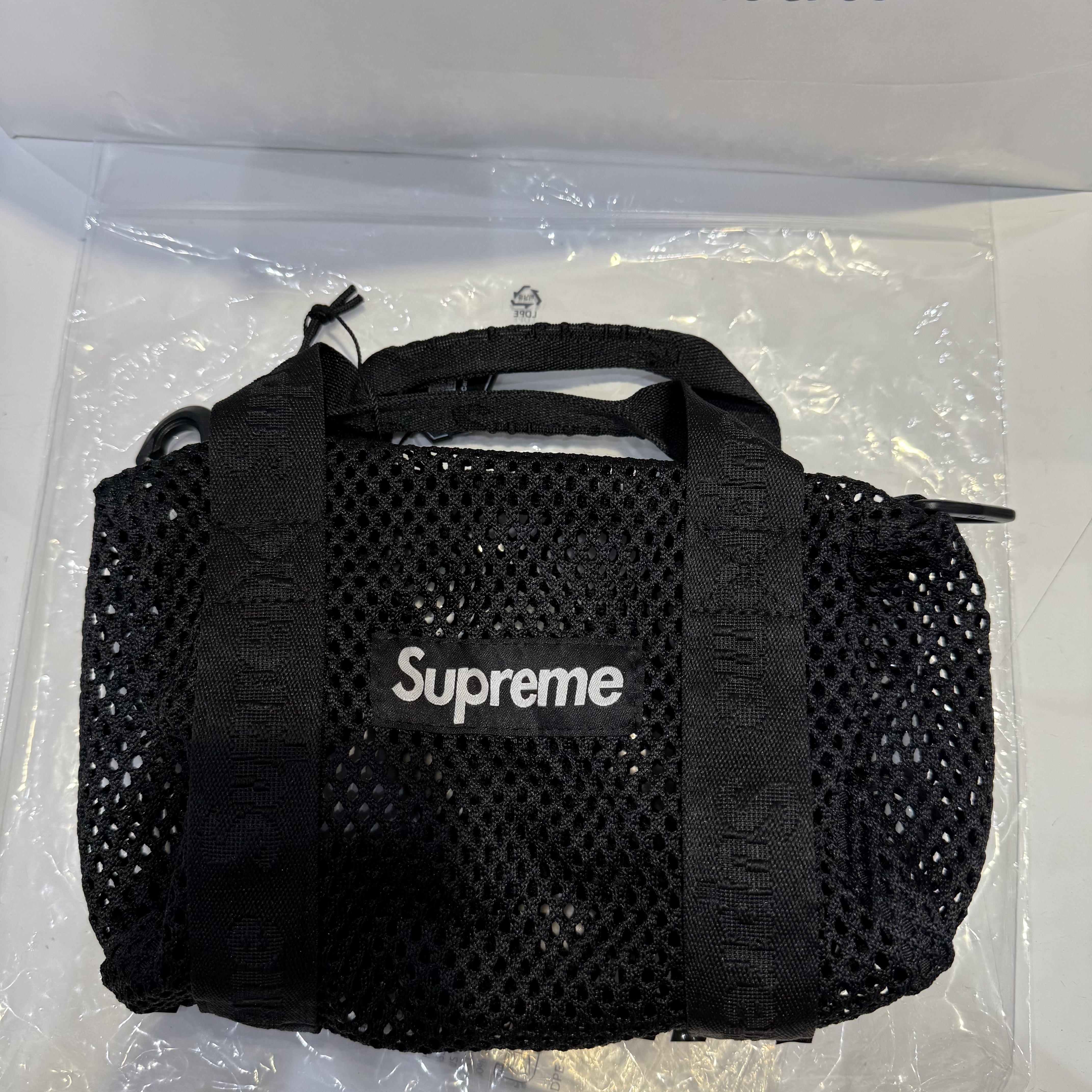 Supreme Mesh Mini Duffle Bag Black - 25SS 착용 스타일 - 1