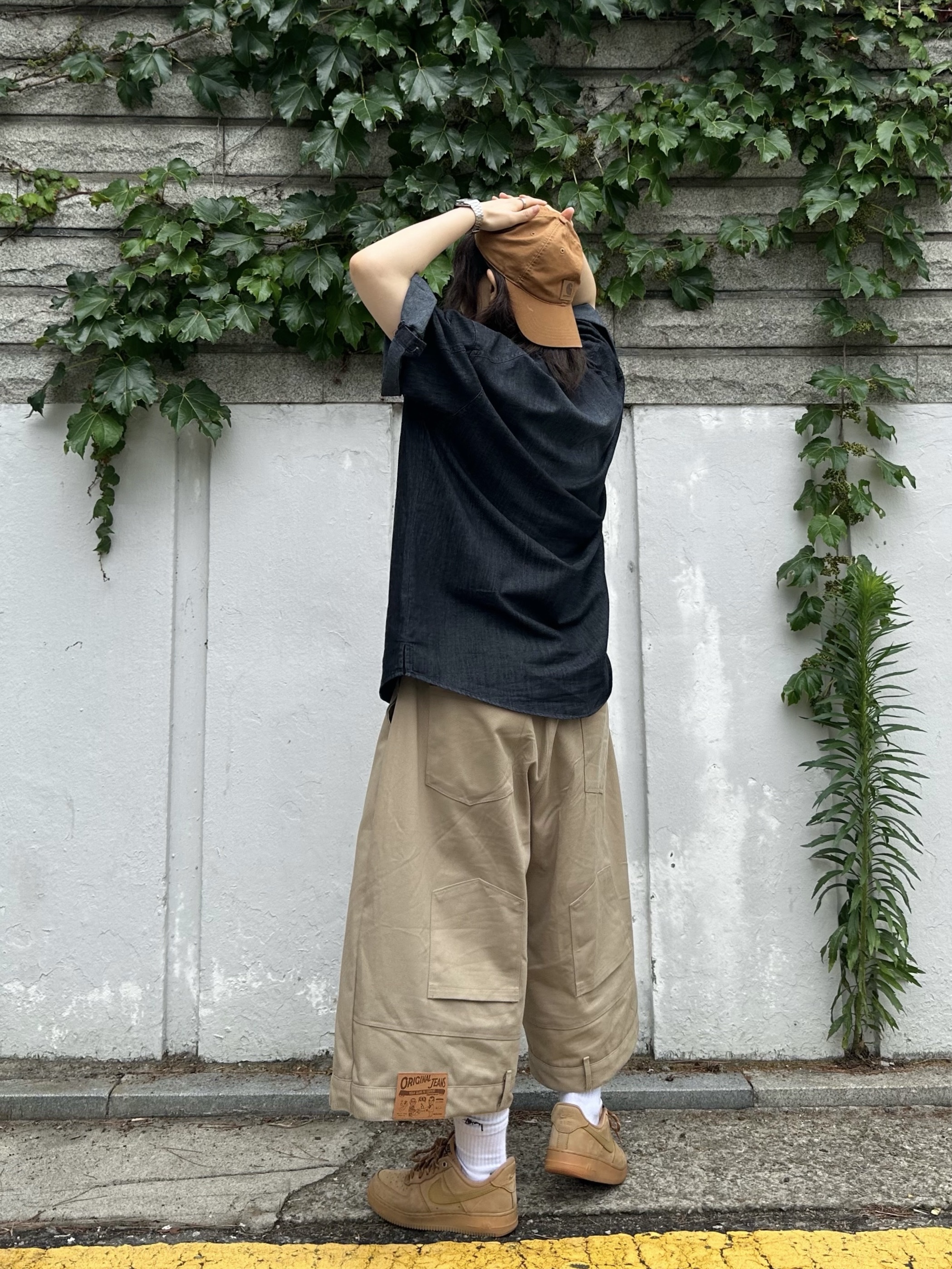 Hello Sunrise  Two Tone Washed OG Logo 6panel Cap Off White & Black, Adidas Superstar Premium Black White 착용 스타일 - 7