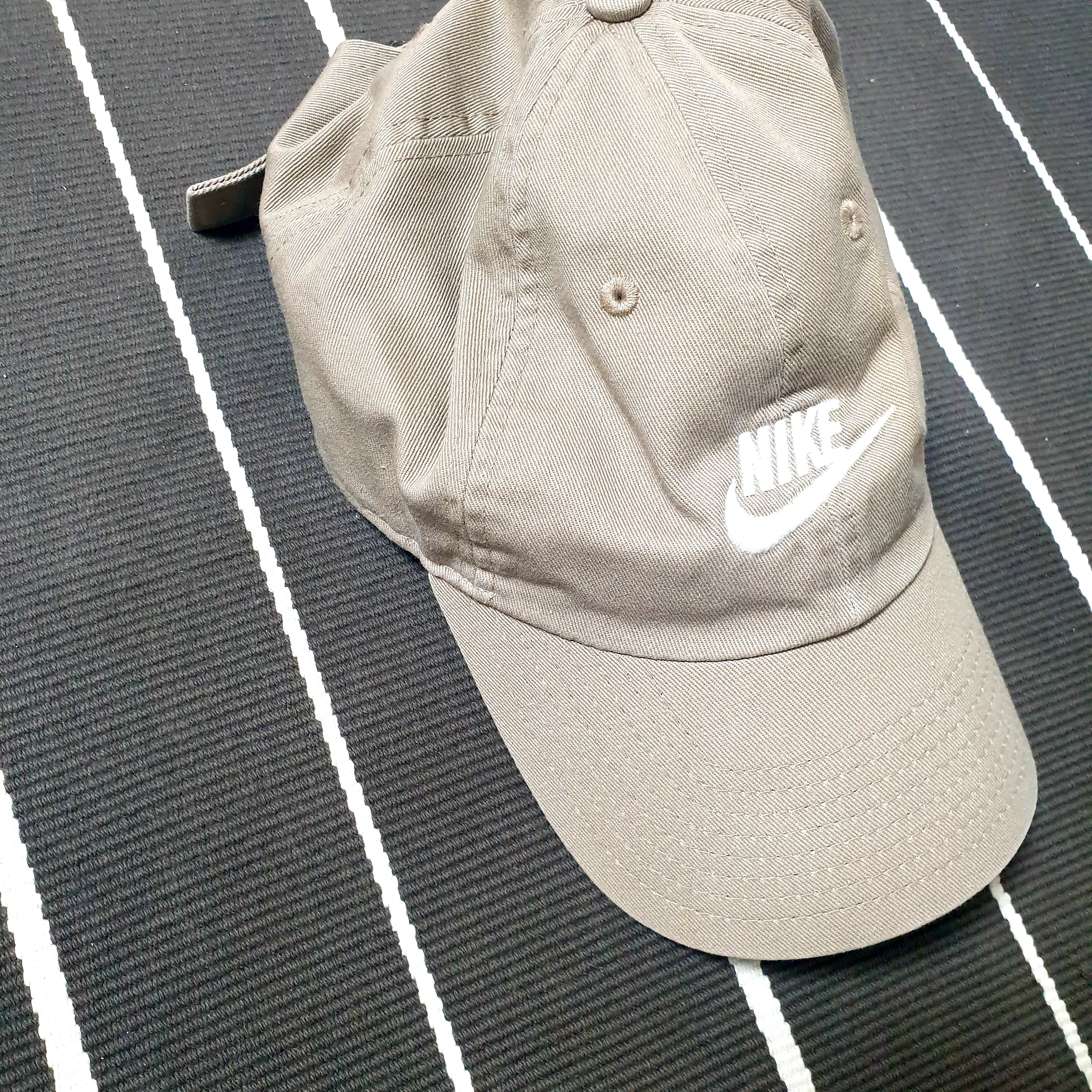 Nike Heritage 86 Futura Washed Cap Khaki 착용 스타일