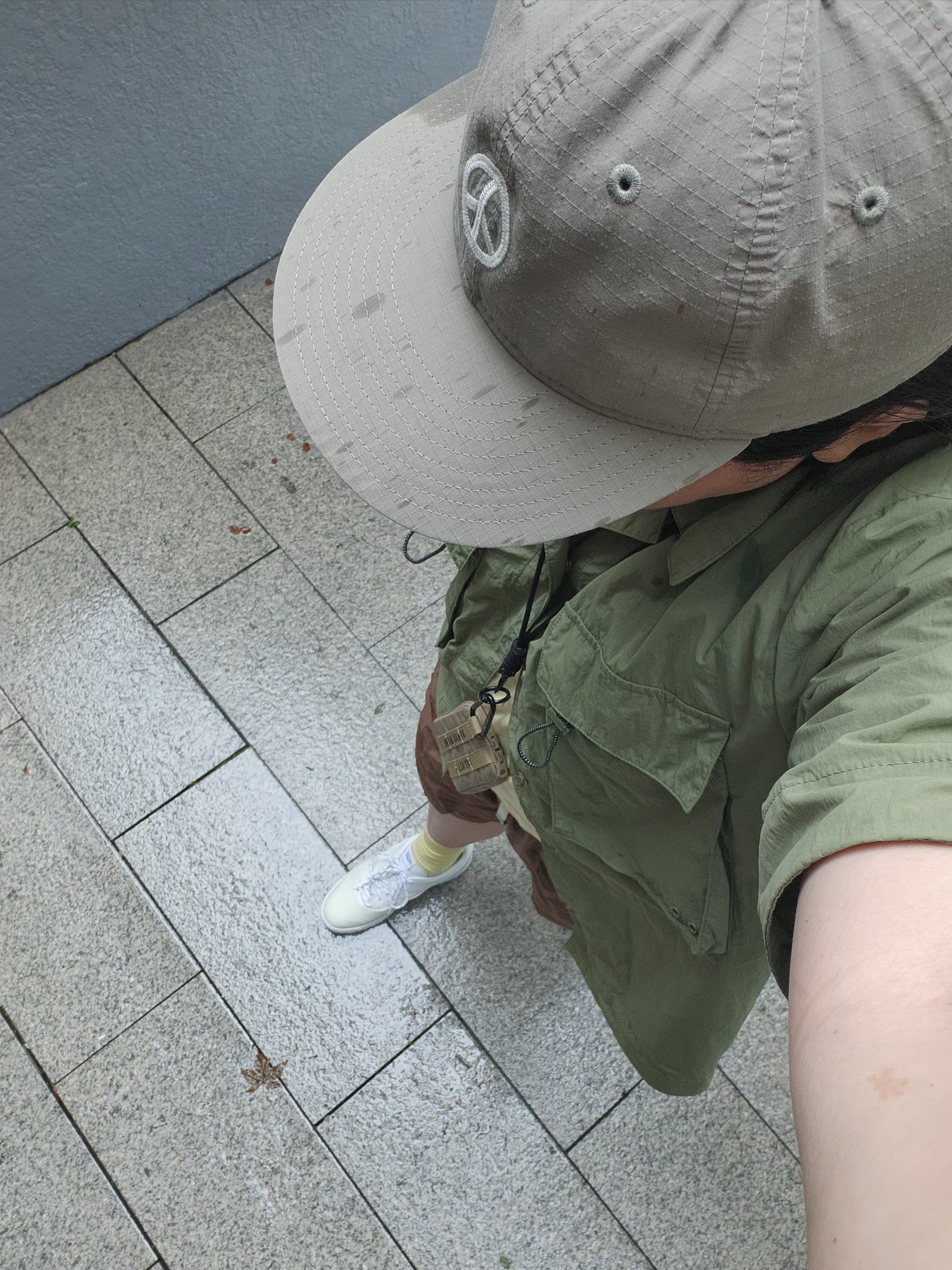 Puma x Maison Kitsune Ralph Sampson 70 Rubber White, Human Made Military Card Case Beige 착용 스타일 - 4