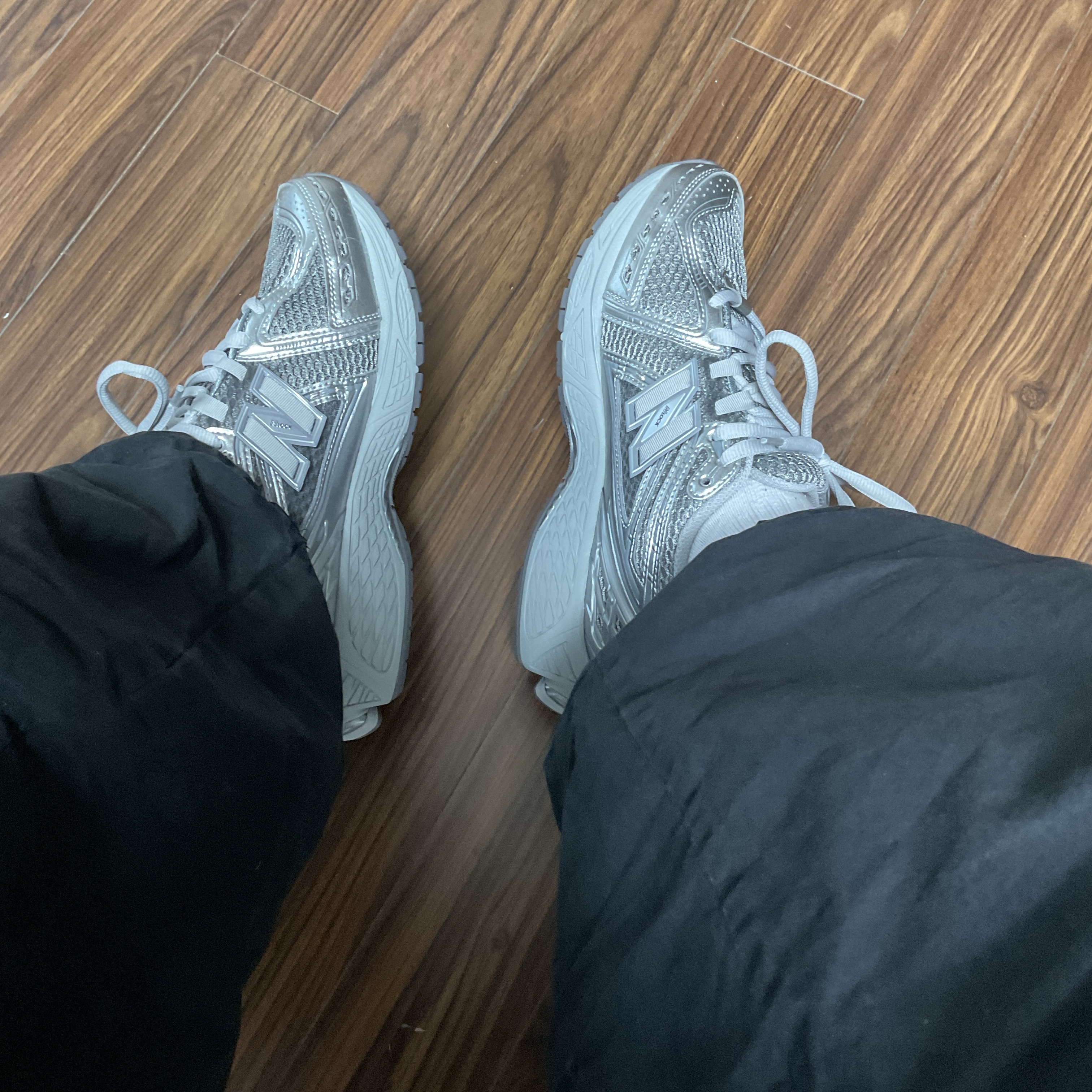 New Balance 1906R Harbor Grey Silver Metalic 착용 스타일 - 2