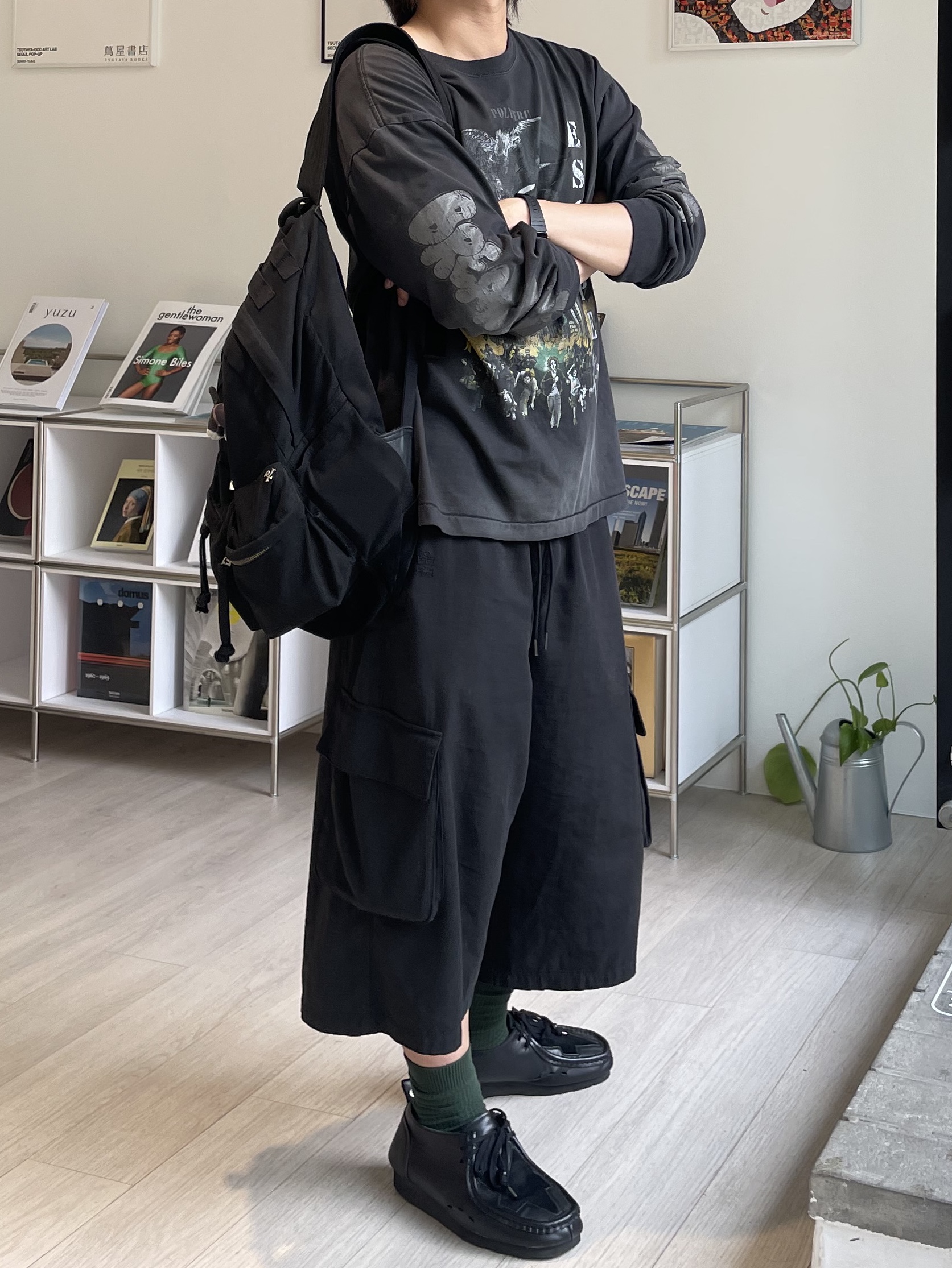 [프리오더] Polyteru Wallabee Shoes Star Leather Black, Polyteru Human Index index 1/2 Cargo Pants Black 착용 스타일
