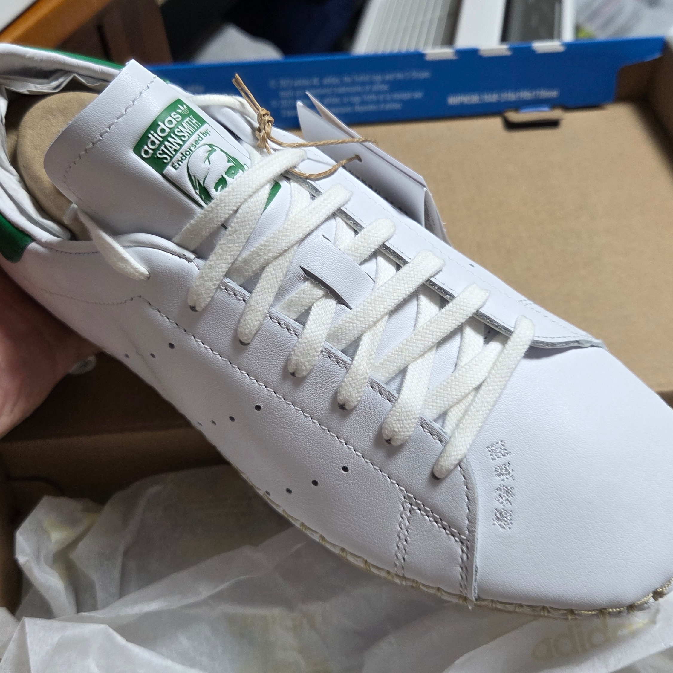 Adidas x Clot Stan Smith Cloud White Green 착용 스타일 - 2