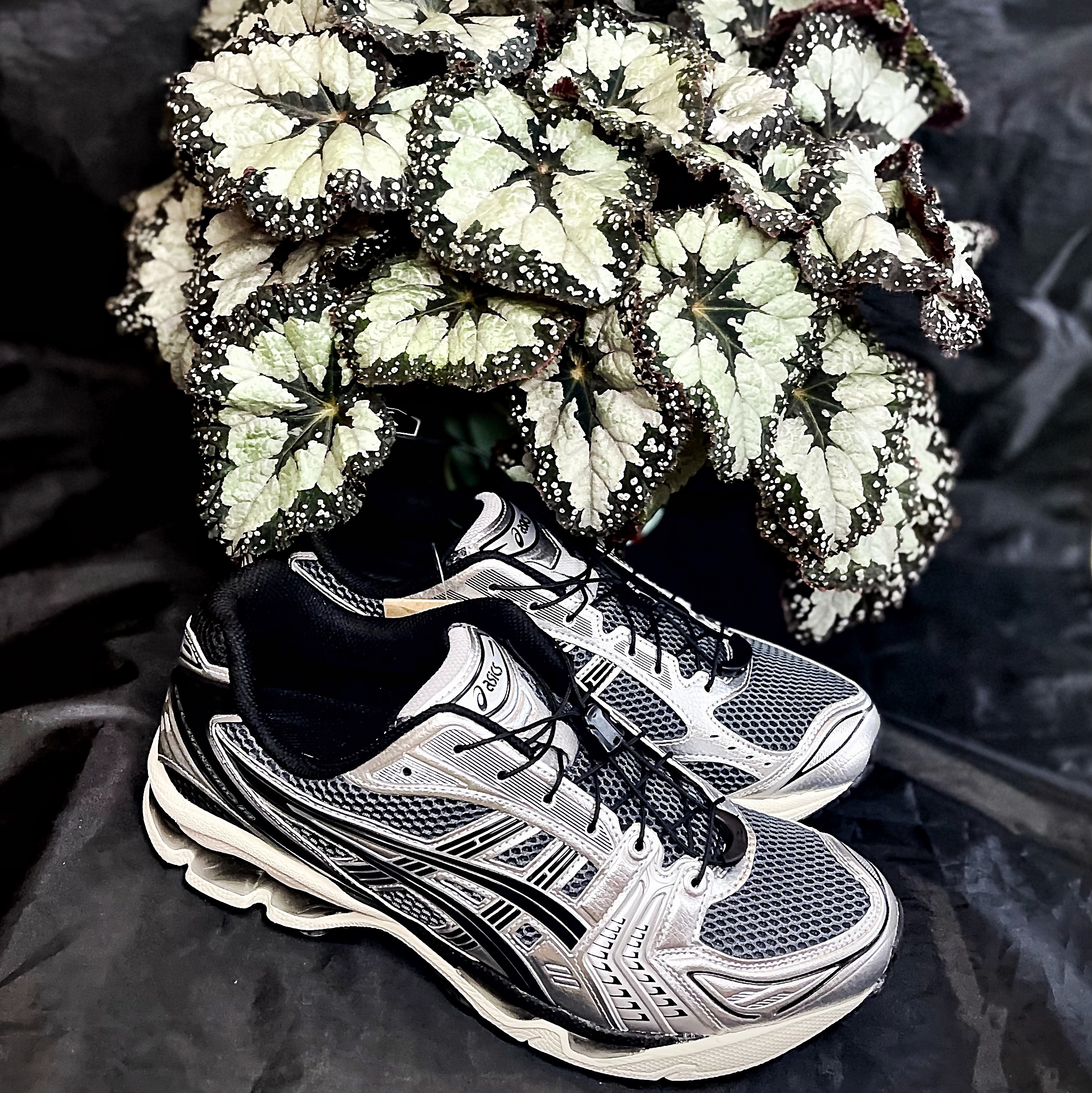 Asics Unlimited Gel-Kayano 14 Carrier Grey Black 착용 스타일 - 1