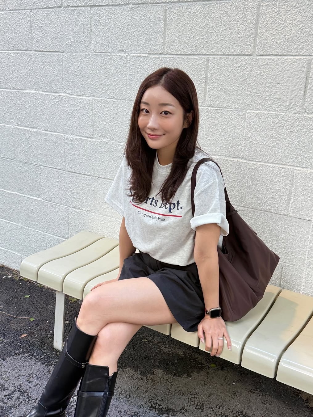 Sports Dept Line Logo T-shirt Oatmeal 착용 스타일 - 2