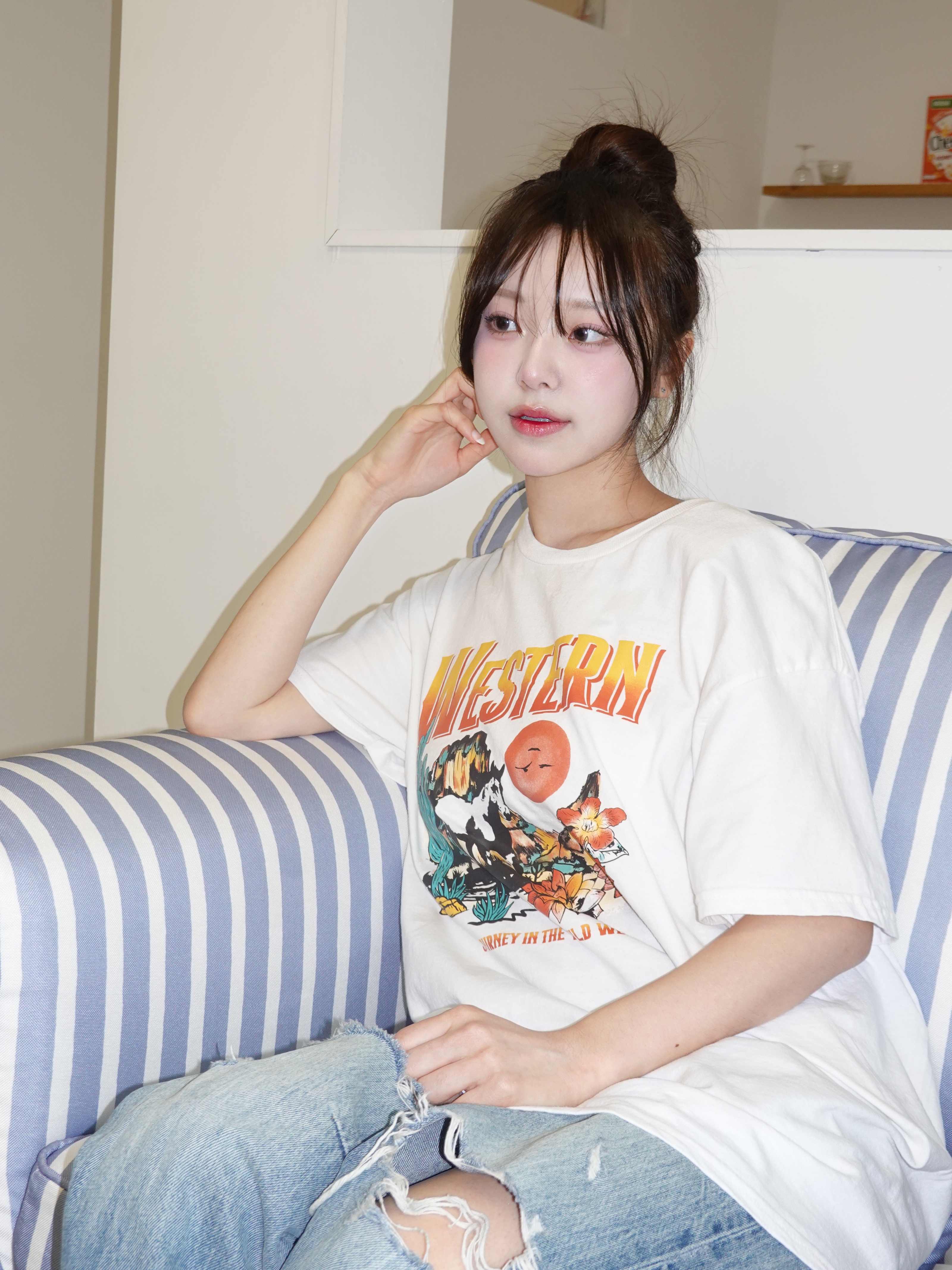 Gildan X American Collection Western T-Shirt White 착용 스타일 - 2