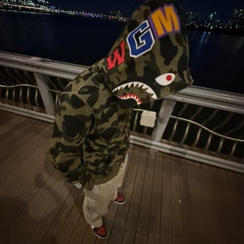 BAPE 1st Camo Shark Full Zip Hoodie Army Green 착용 스타일