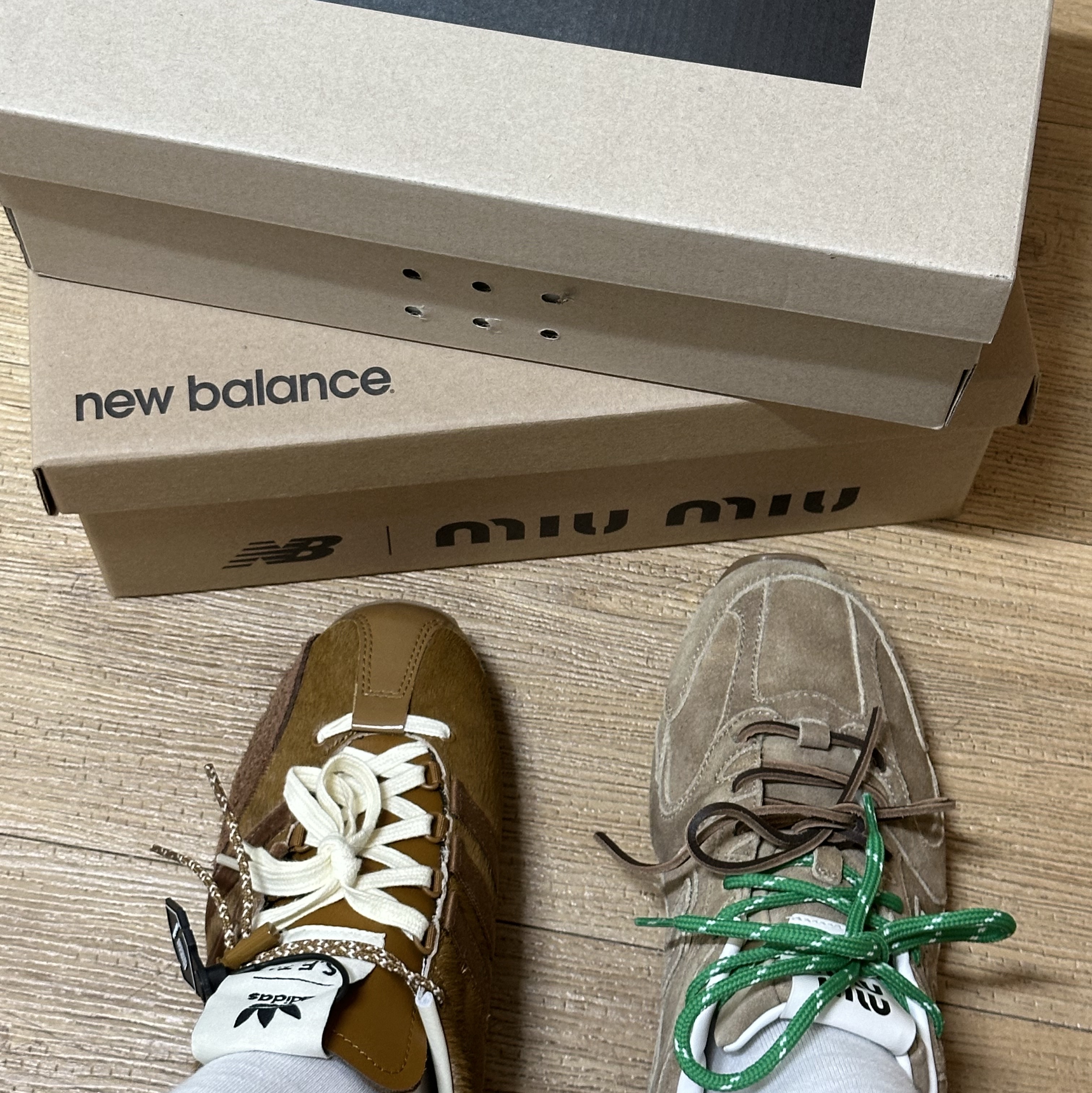 Adidas x Song for the Mute Country OG Bronze Strata Wild Brown, (W) New Balance x Miu Miu 530 Suede Mesh Sneakers Ecru 착용 스타일