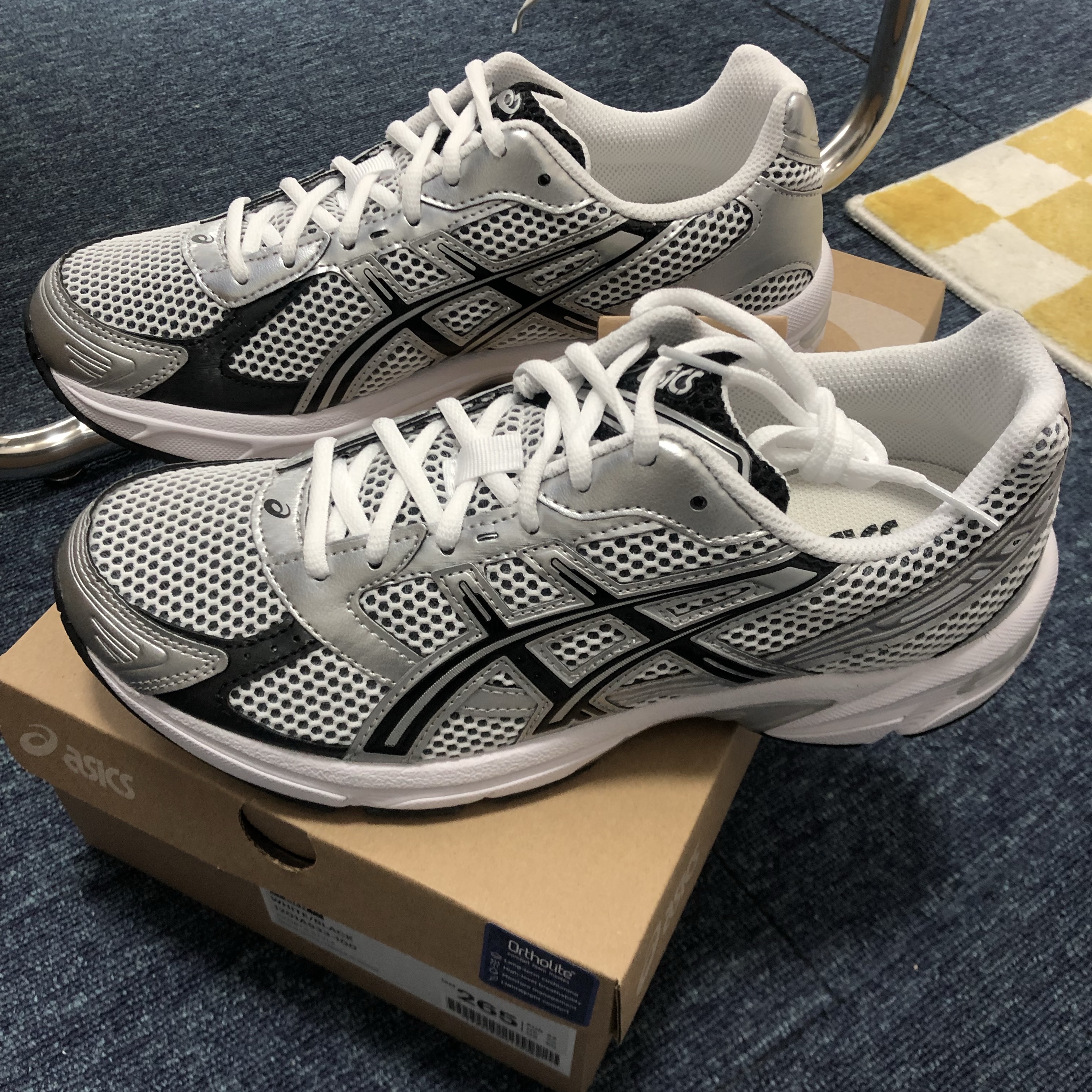 Asics Gel-1130 White Black 착용 스타일