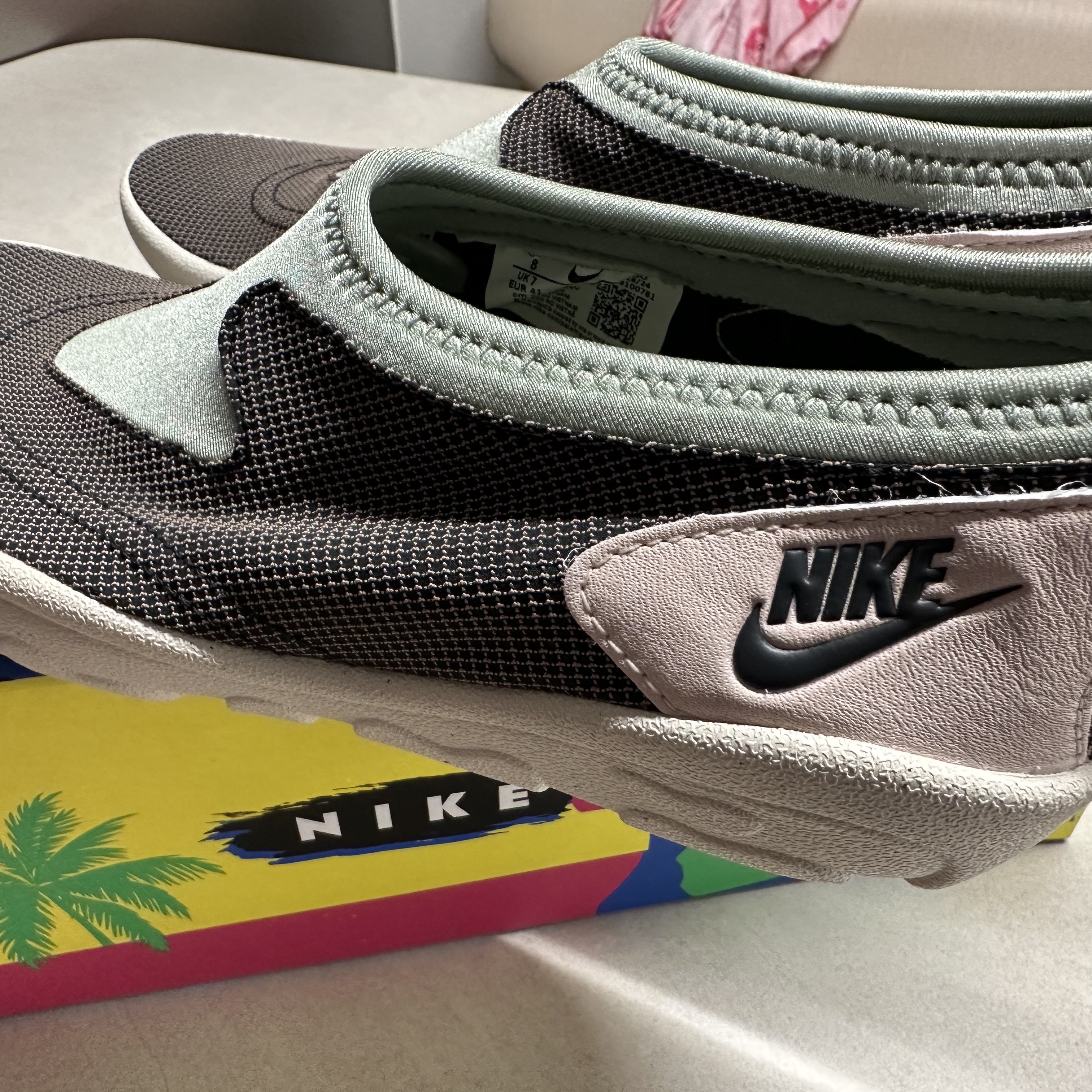 Nike Aqua Turf Black and Off Noir 착용 스타일 - 1