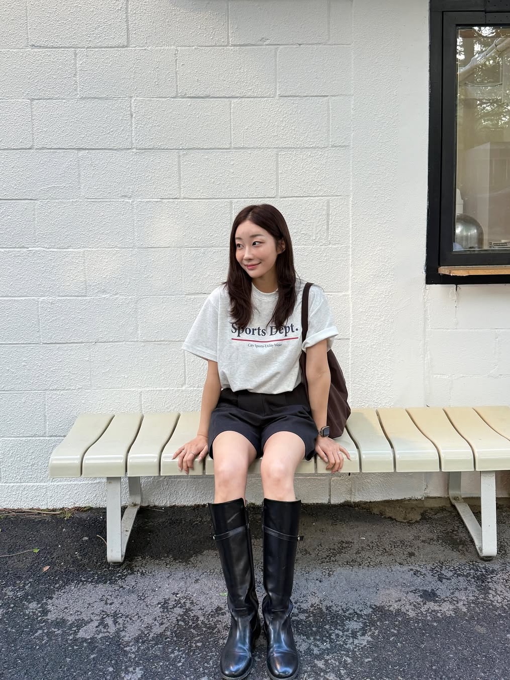 Sports Dept Line Logo T-shirt Oatmeal 착용 스타일 - 3