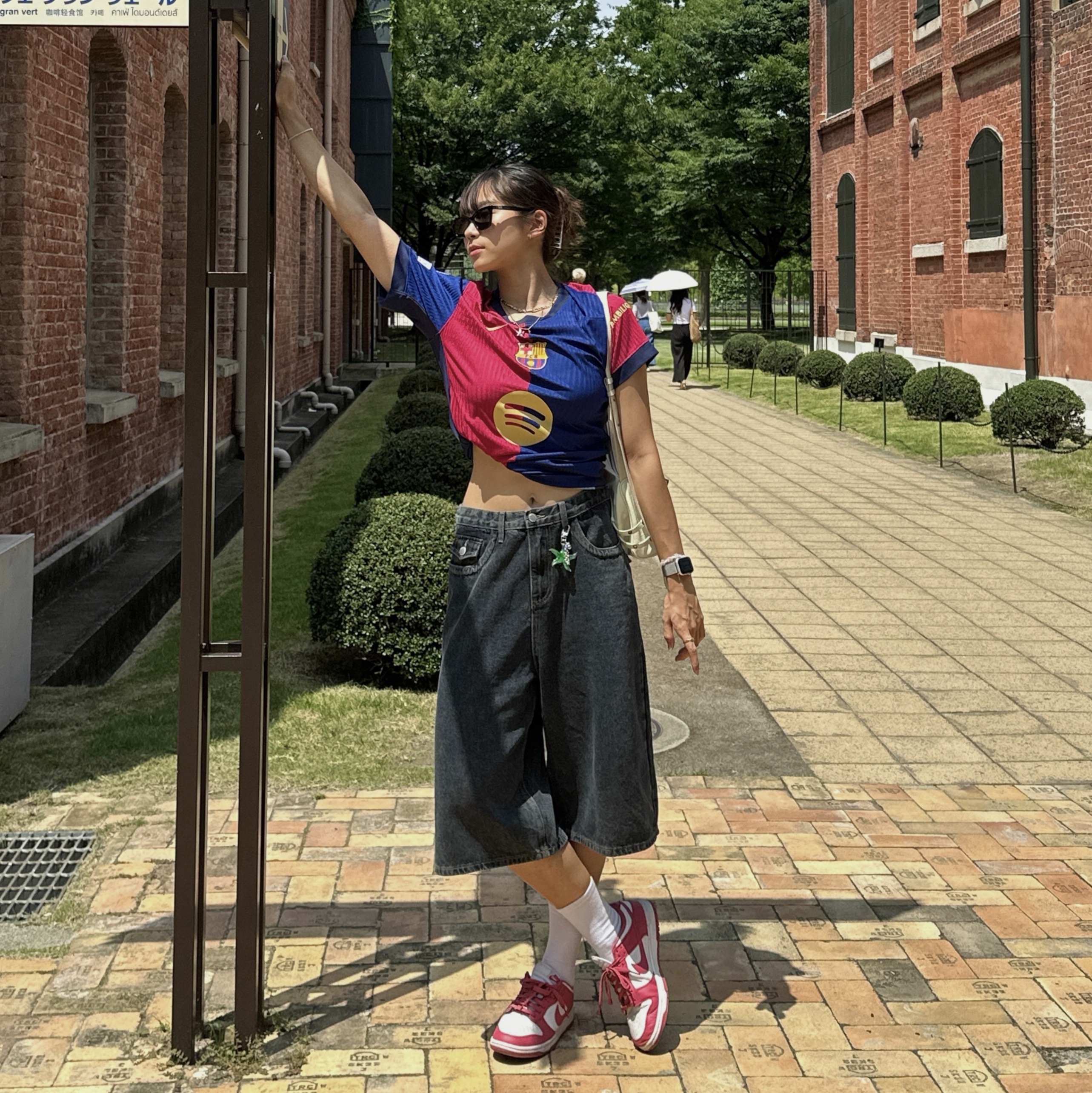 (W) Nike Dunk Low Archeo Pink, Nike FC Barcelona 2024/25 Dri-Fit ADV Match Home Jersey Deep Royal Blue Noble Red (Non Marking Ver.) 착용 스타일