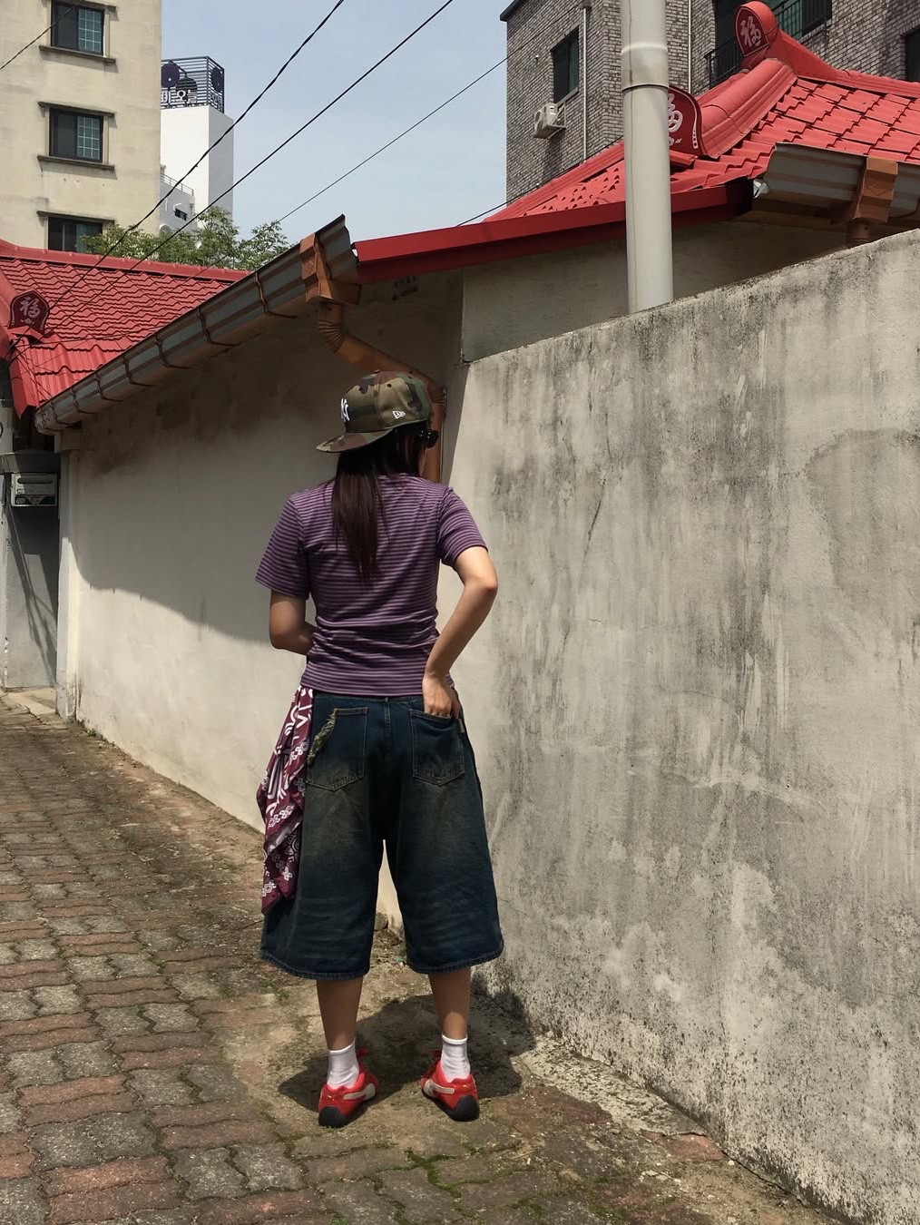 SLOW RECORD HOUSE Stripe Short Sleeve Purple 착용 스타일 - 3