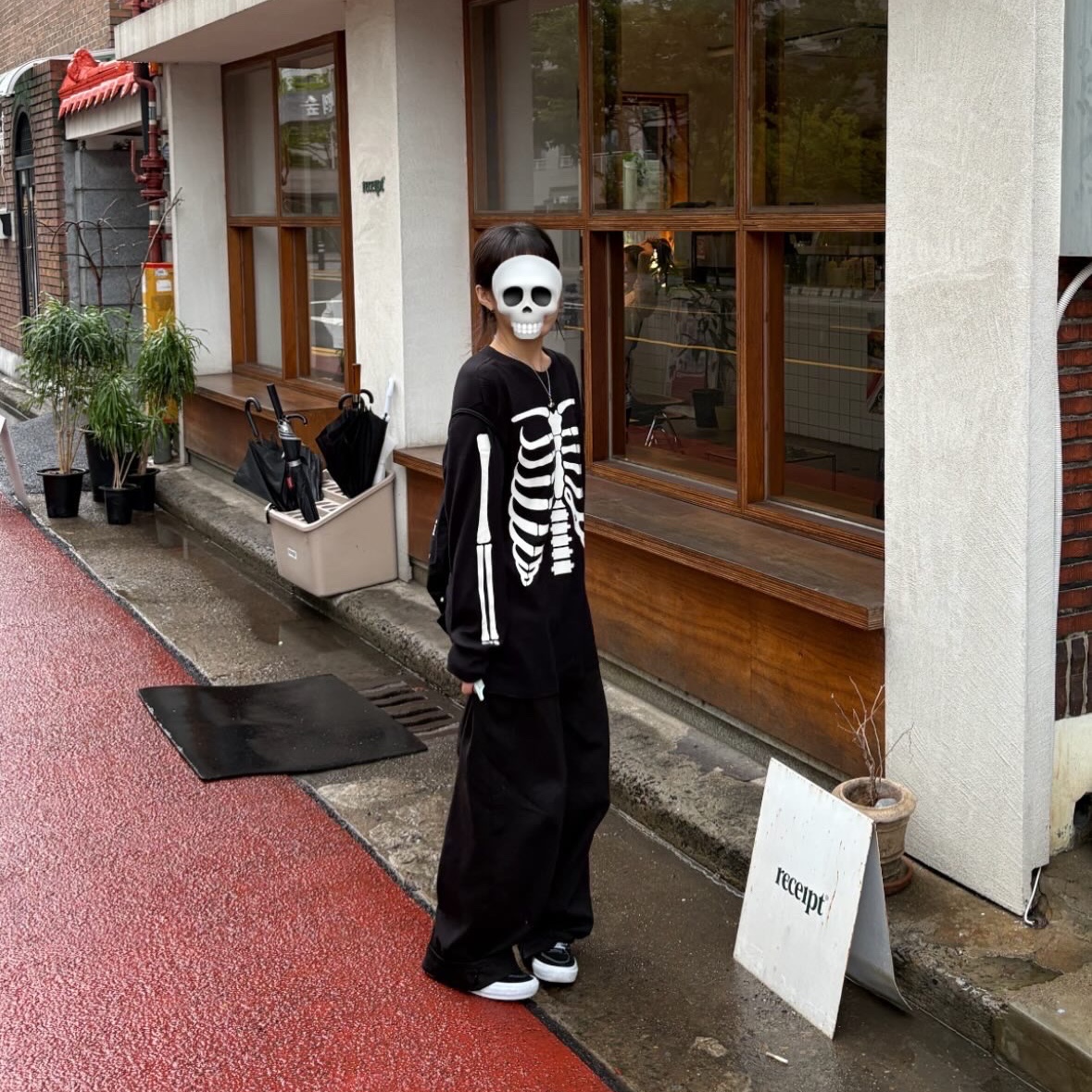 Vans Skate Half Cab Black, Supreme Hanes Bones Thermal Crew Black (1 Pack) 착용 스타일 - 3