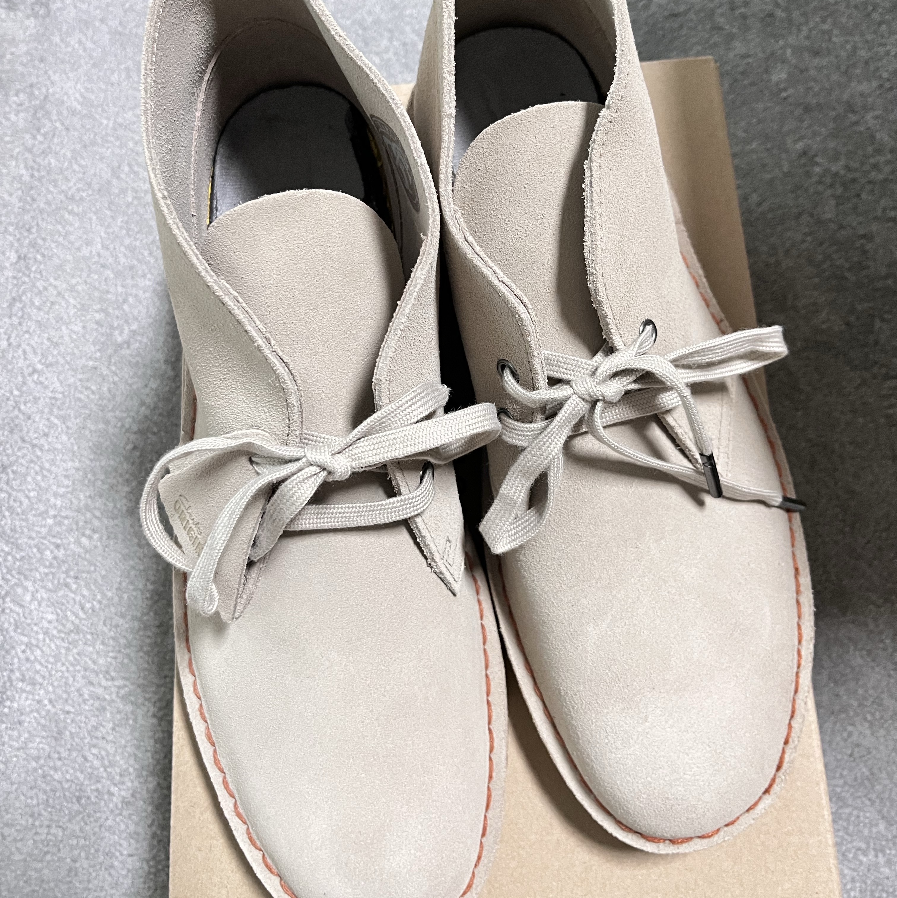 Clarks Desert Boot Sand Suede 착용 스타일 - 1