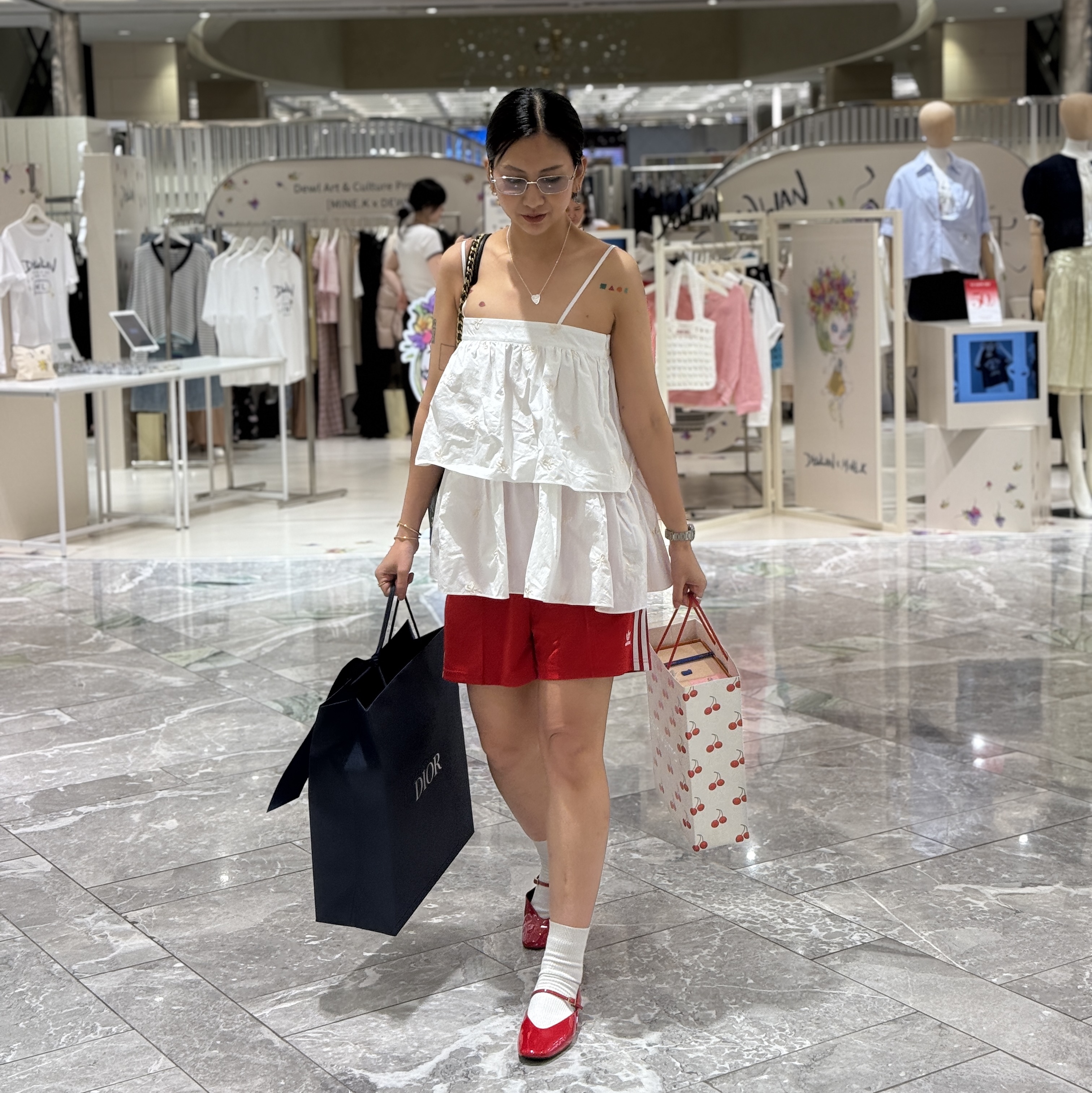 (W) Adidas Firebird Shorts Better Scarlet White - KR Sizing, Gucci Trademark Heart Pendant Necklace Silver 착용 스타일 - 1