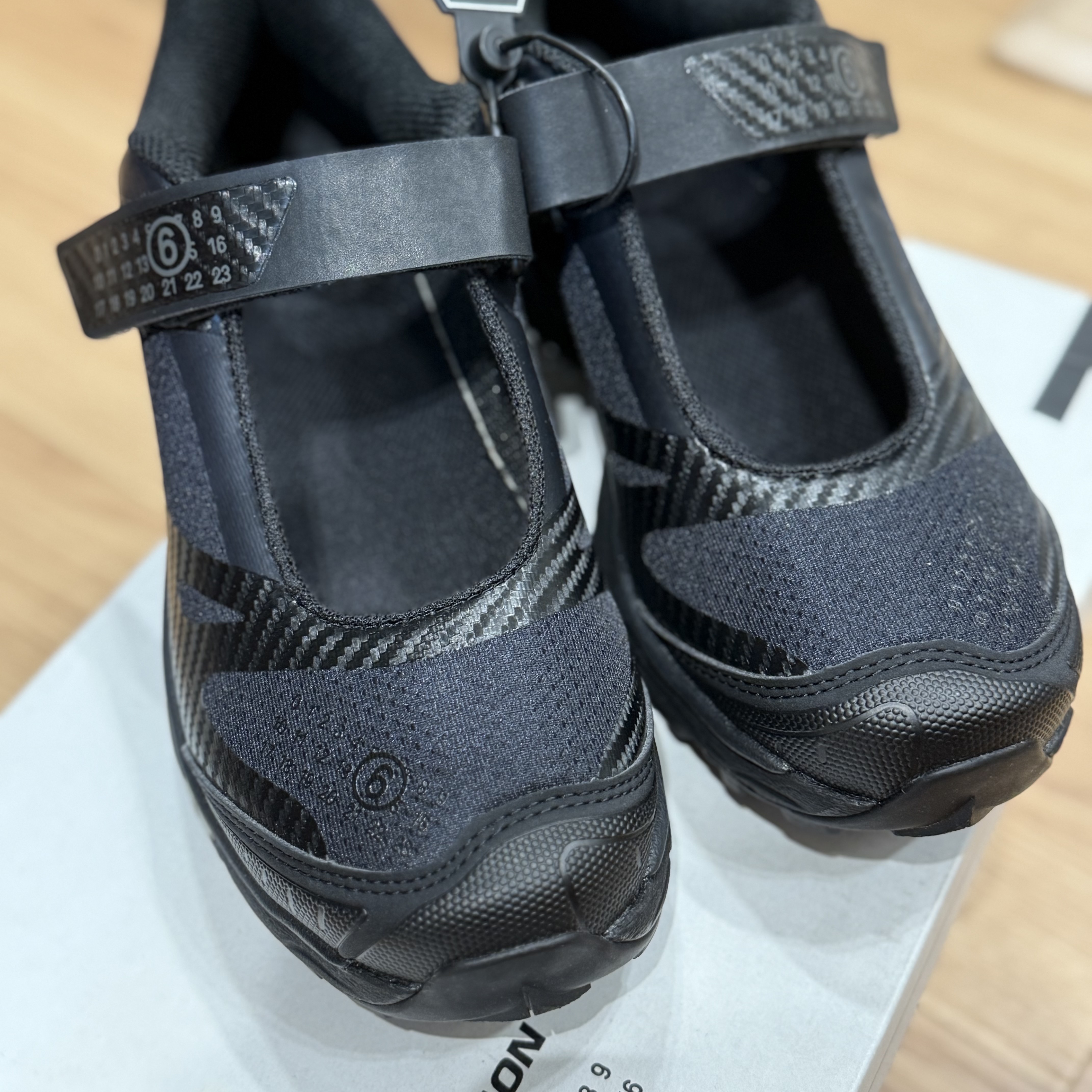 Salomon x MM6 Maison Margiela XT-Marie Jeanne Black Soft Clay 착용 스타일