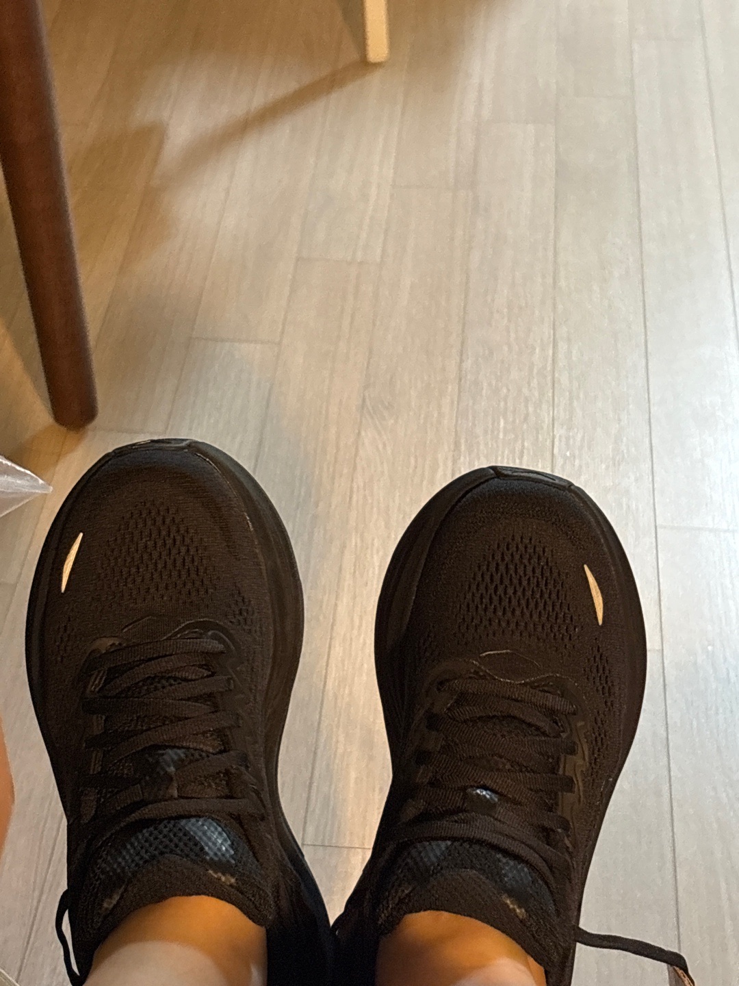 (W) Hoka Bondi 9 Black - Regular 착용 스타일 - 2