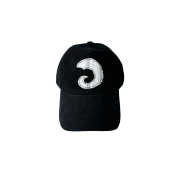 Tansanmagnesium Horn Applique Ball Cap Black