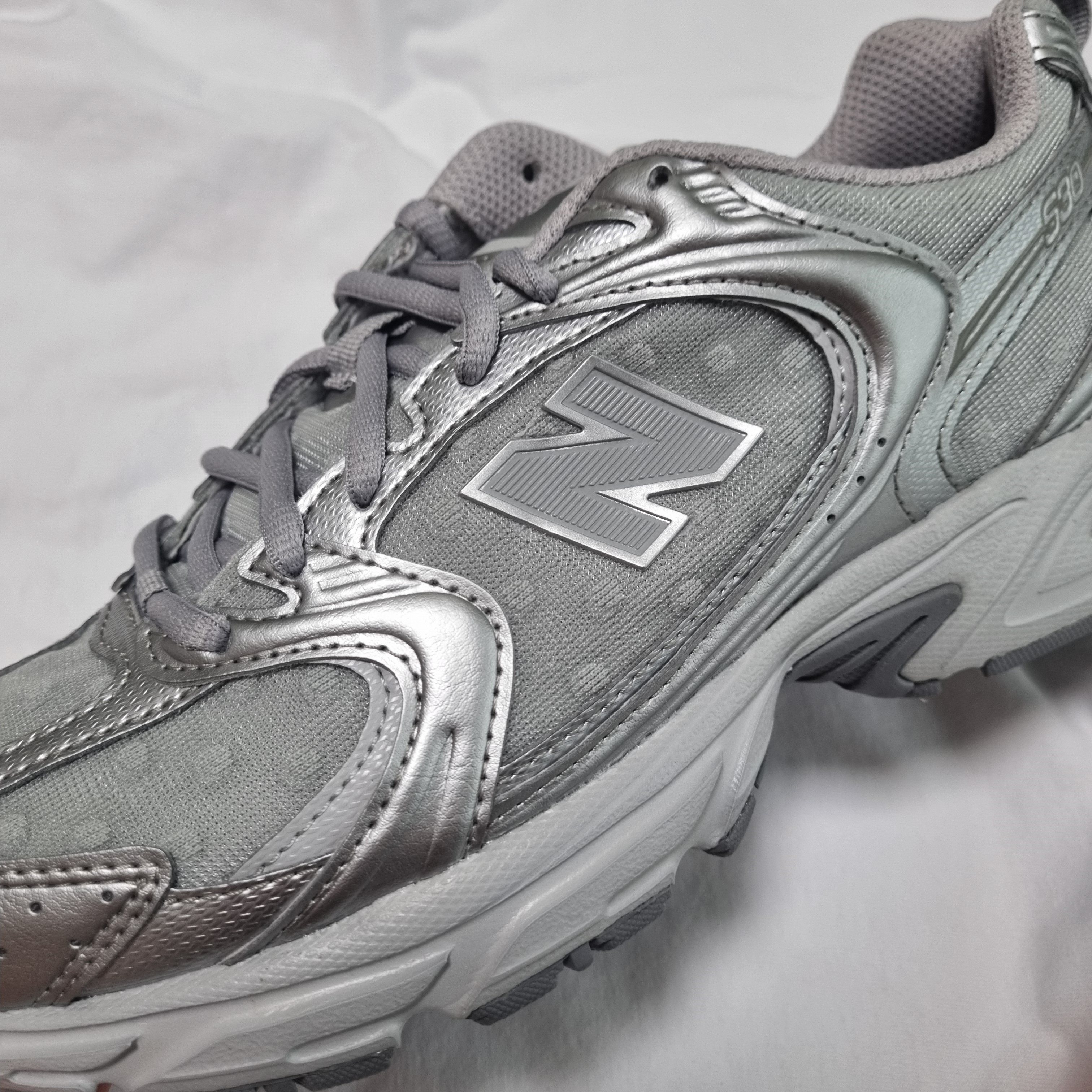 New Balance 530 Steel Grey, New Balance 530 Grey 착용 스타일
