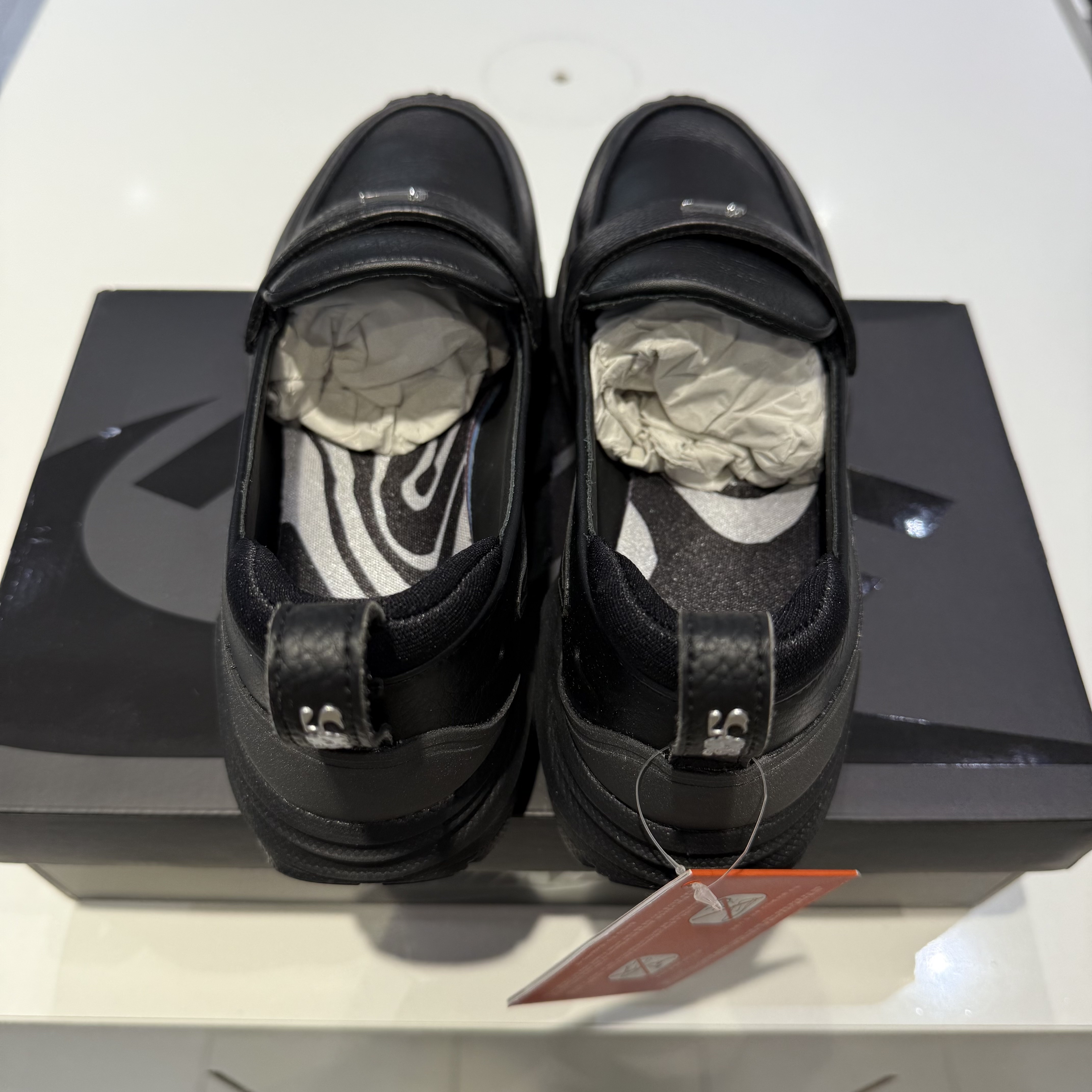 (W) Nike x SWDC Air Max Phenomena Black Metallic Silver 착용 스타일 - 3