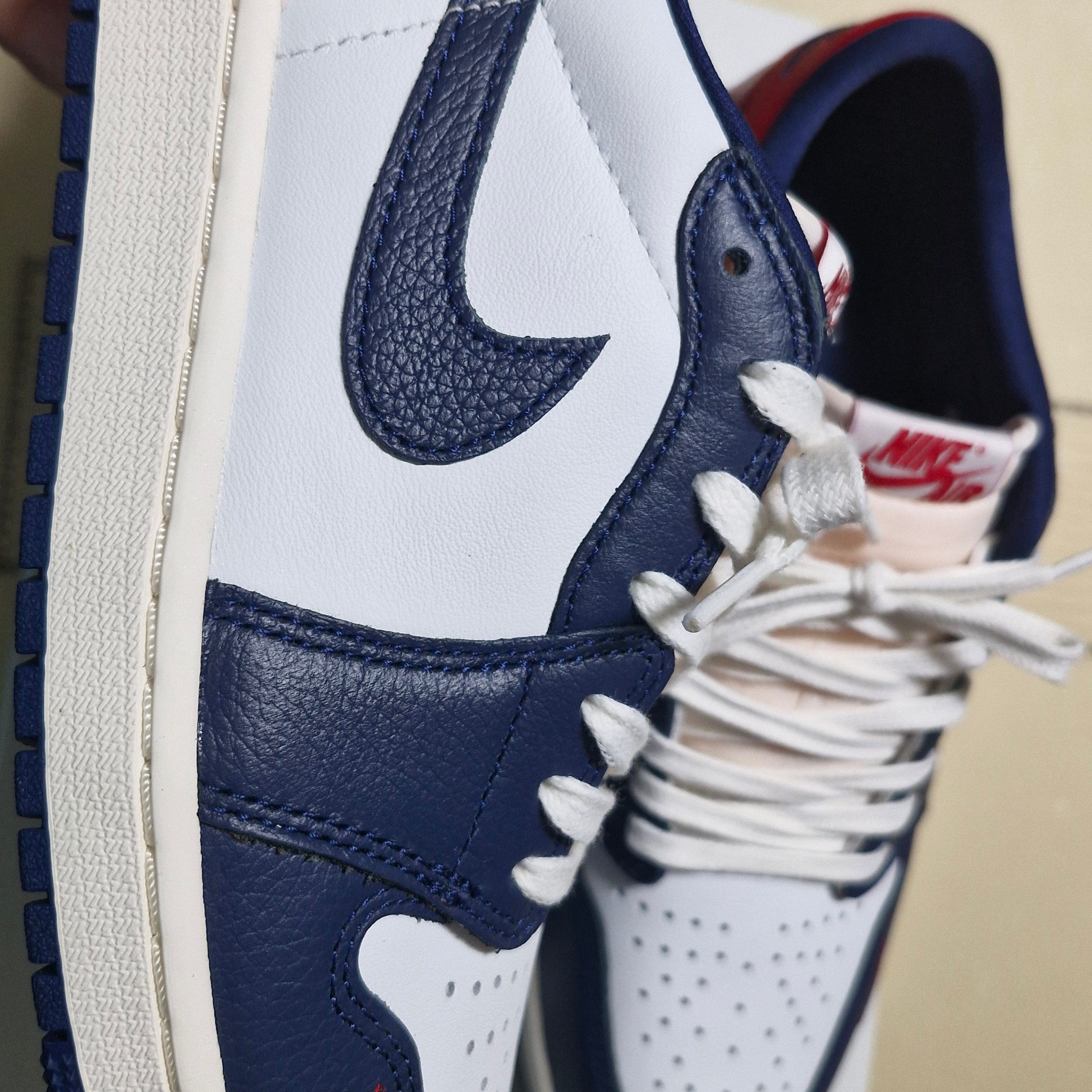 Jordan 1 Retro Low OG Gym Red and Midnight Navy 착용 스타일 - 2