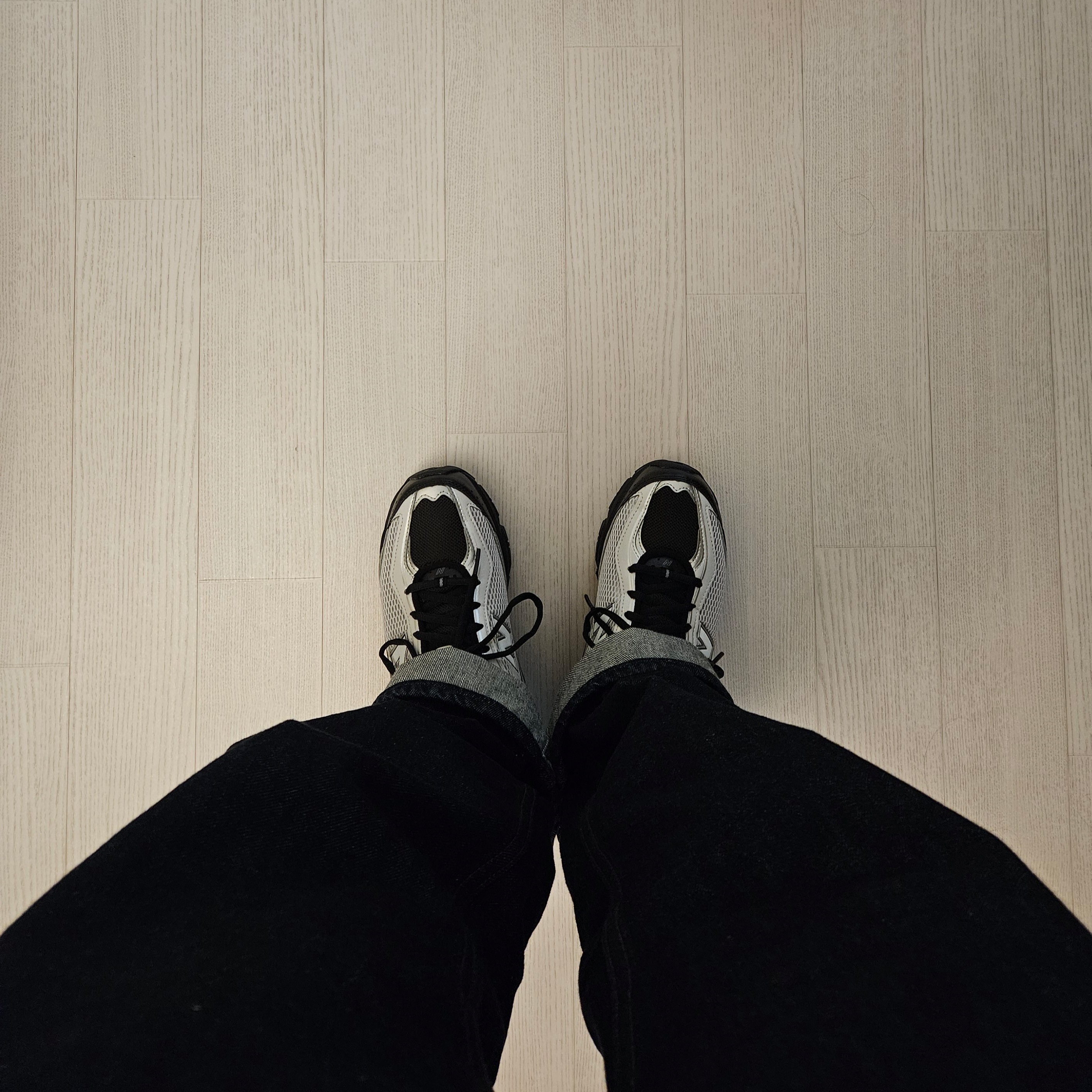 New Balance 509 Black Gray 착용 스타일 - 3