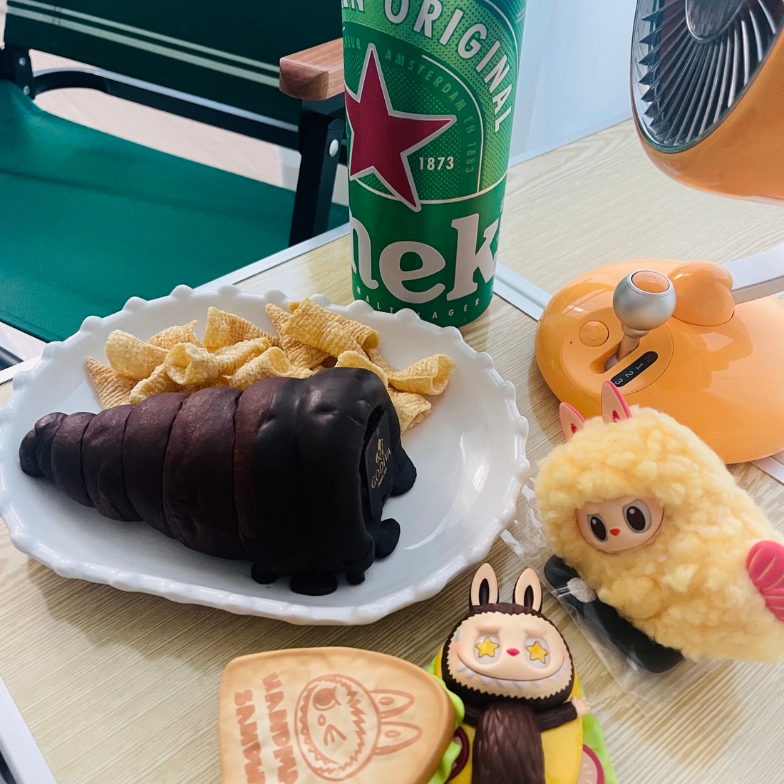 Pop Mart Labubu The Monsters Wacky Mart Series Figures Fried Shrimp (Opened Case), Pop Mart Labubu The Monsters Wacky Mart Series Figures Sandwich (Opened Case) 착용 스타일